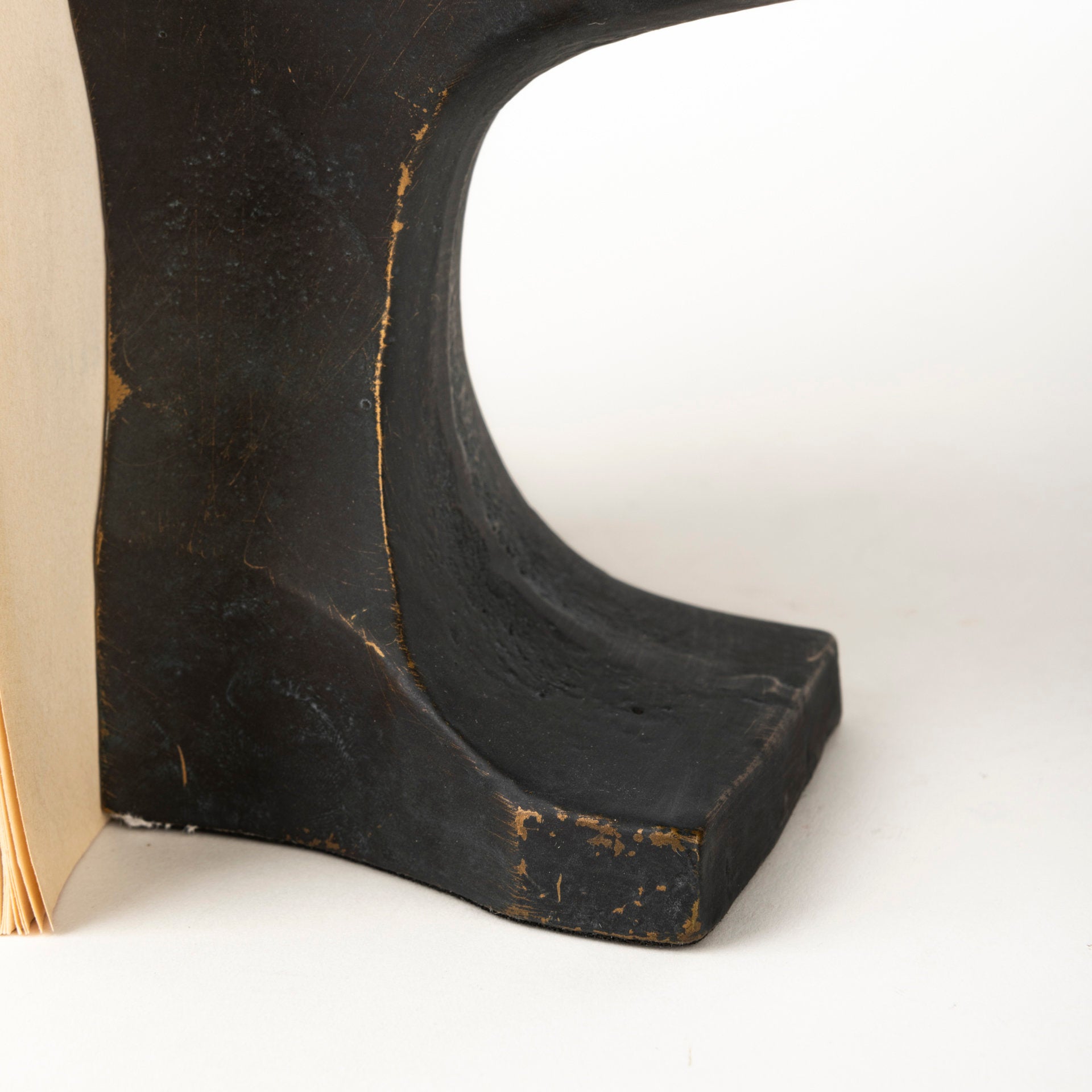 Anvilia Book End