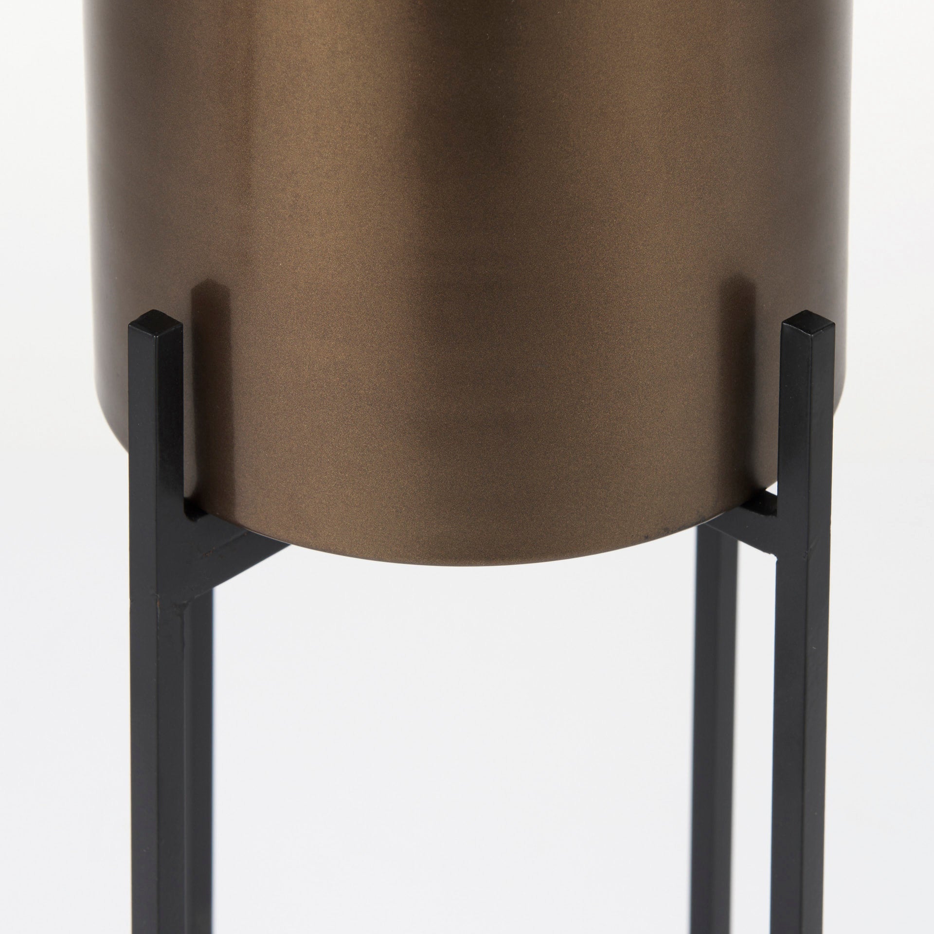 Sowerberry Plant Stand