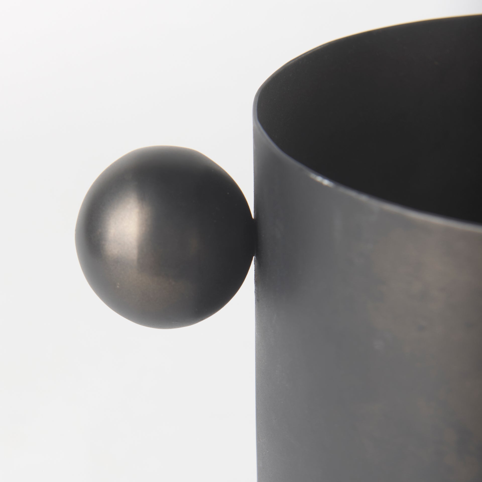 Juno Black Vase