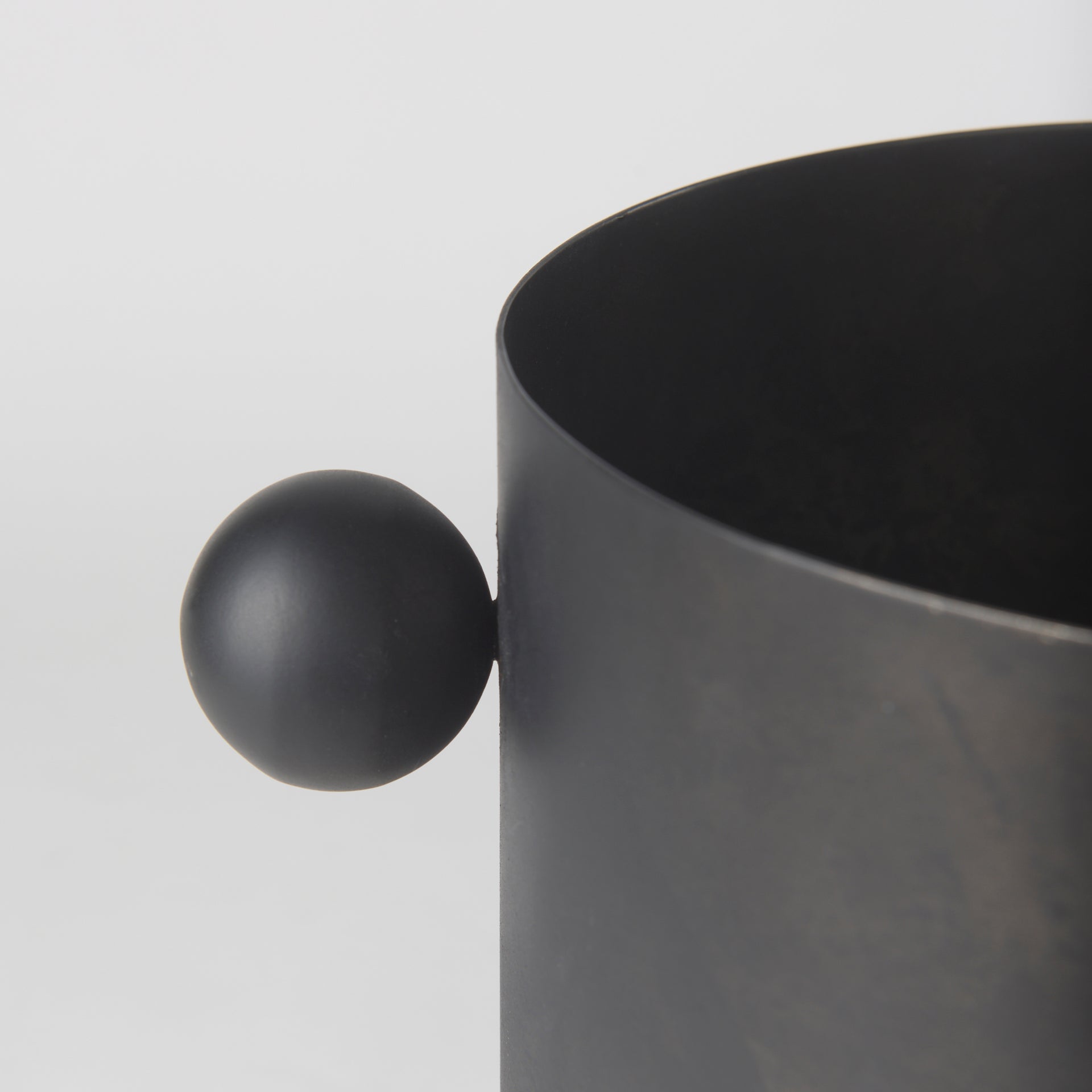 Juno Black Vase