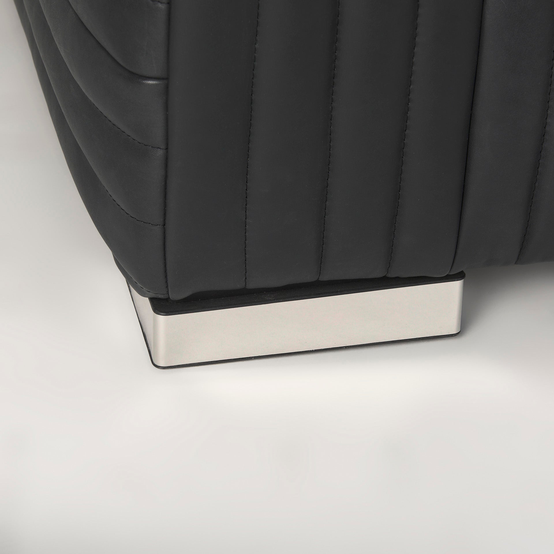 Ricciardo Leather Chair