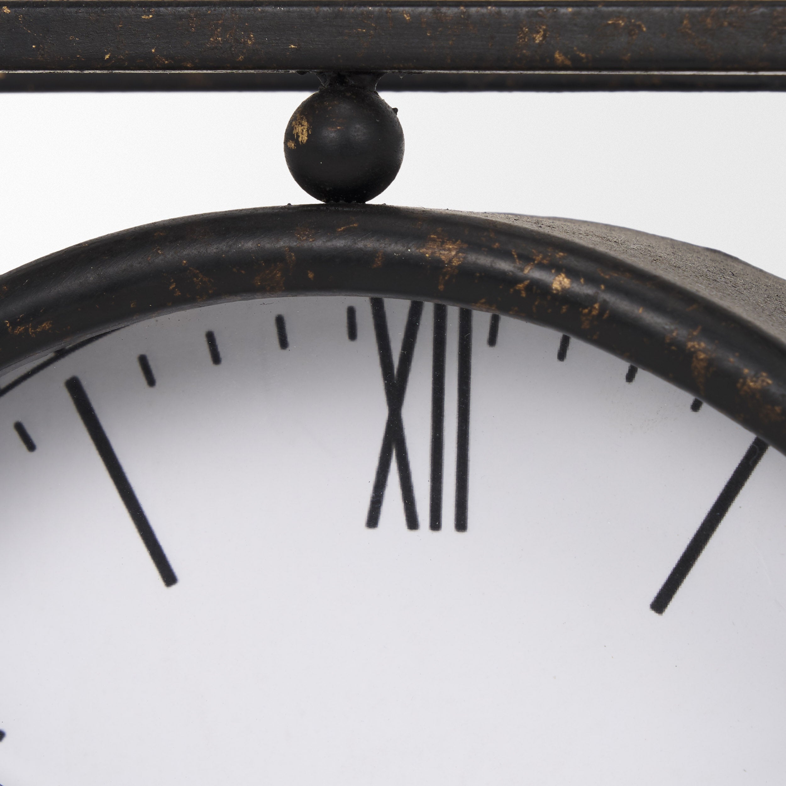 Raisa Table Clock