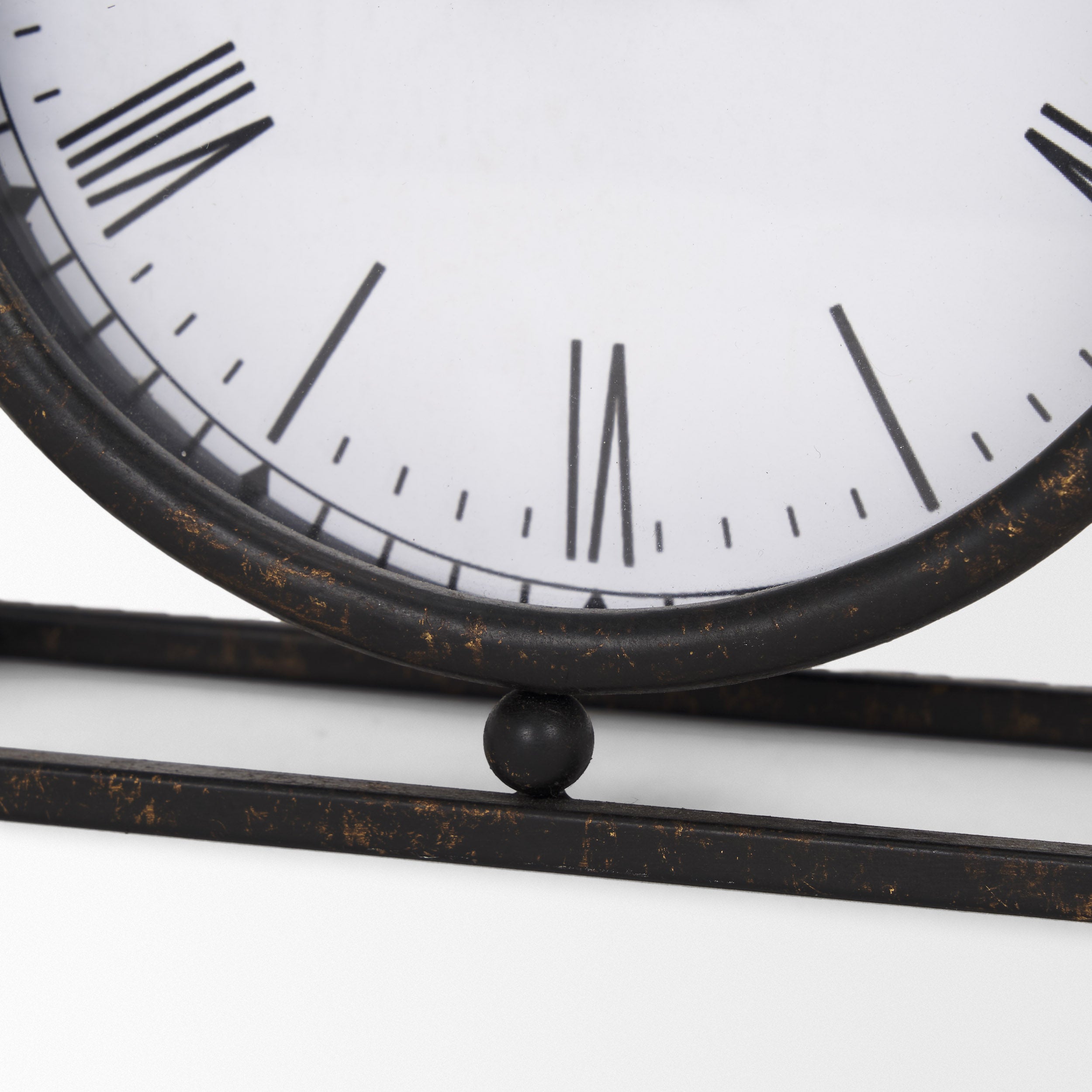 Raisa Table Clock