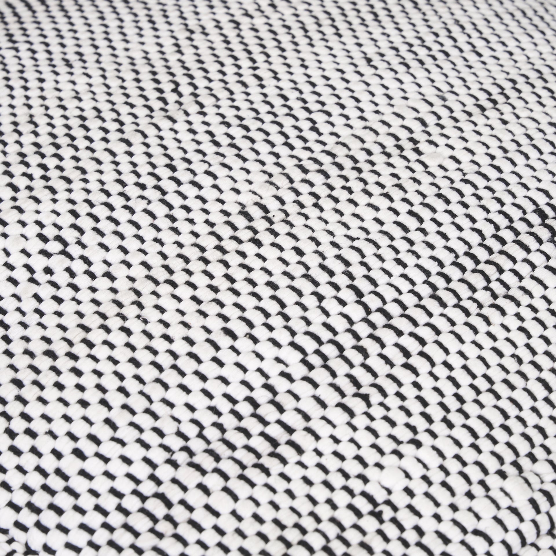 Samiya Pouf