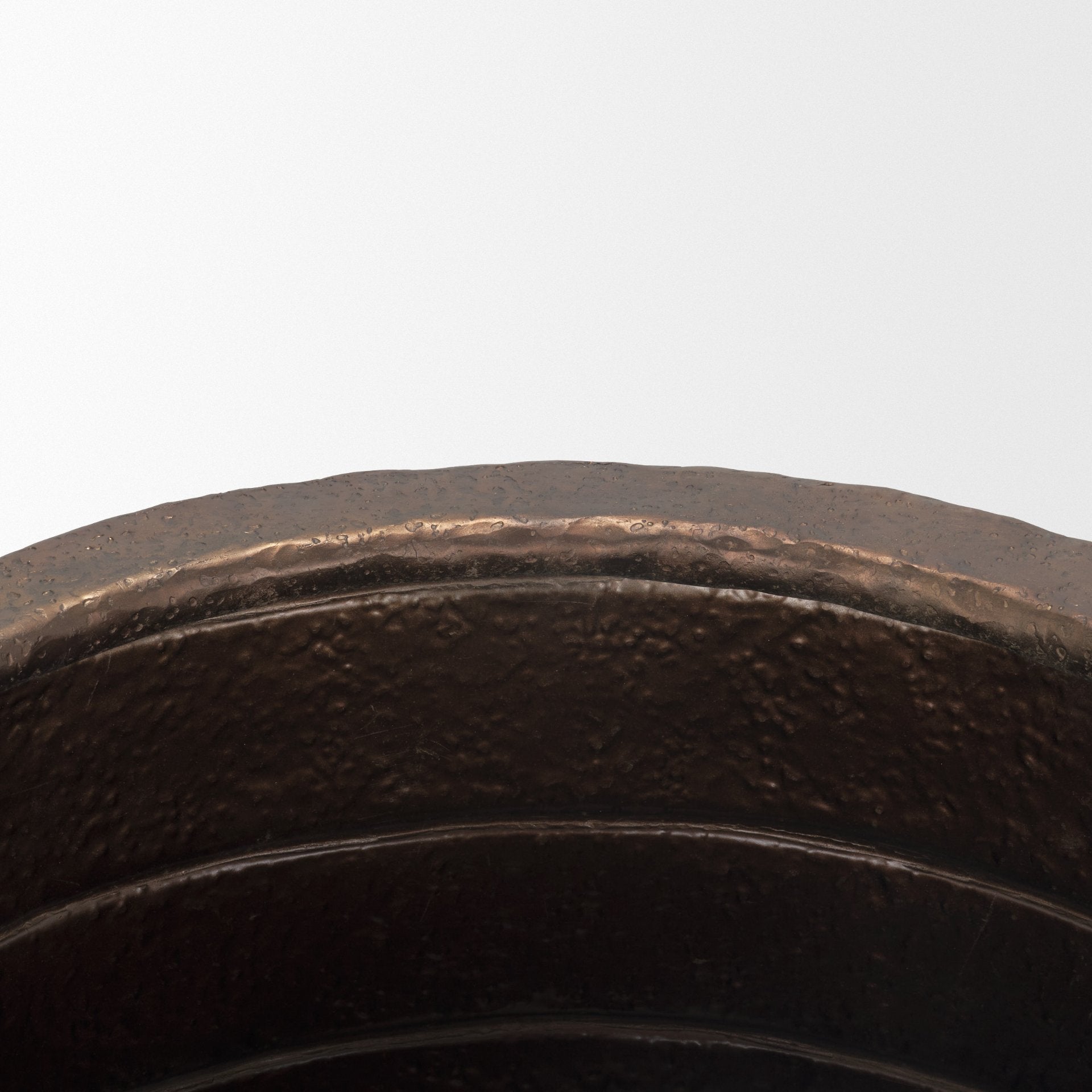Aivana Vase