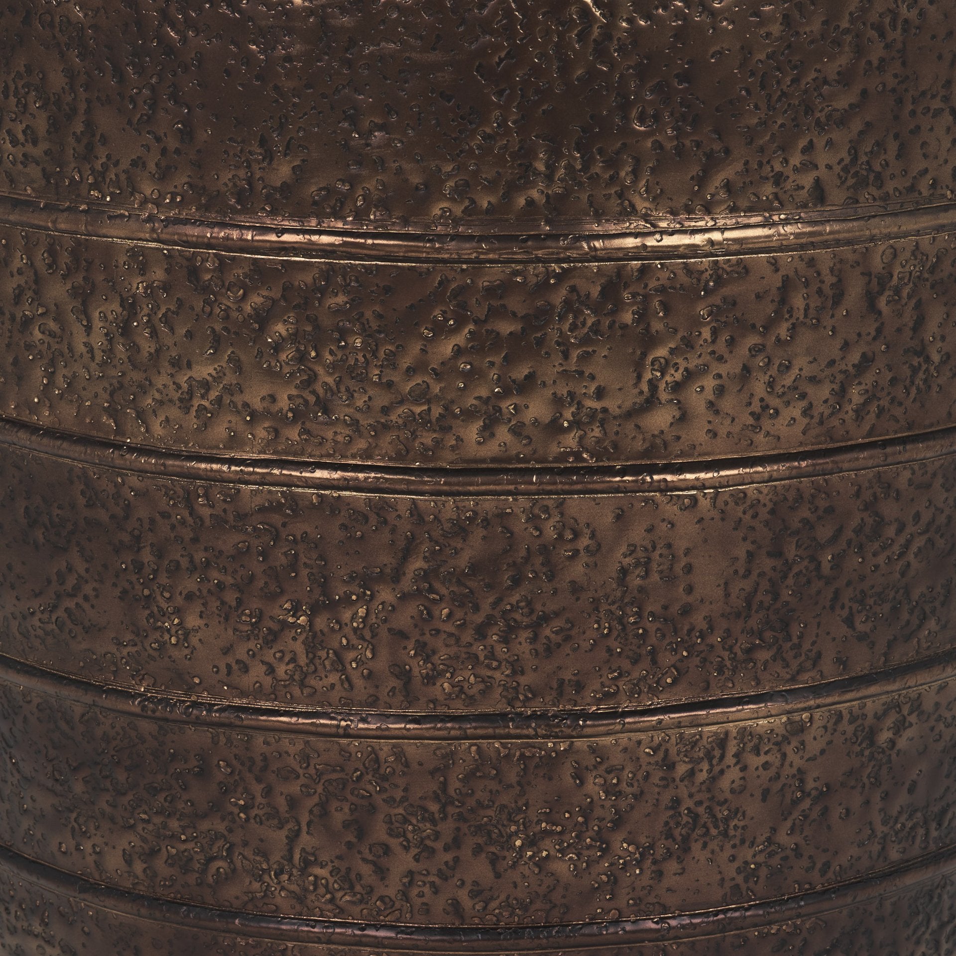 Aivana Vase