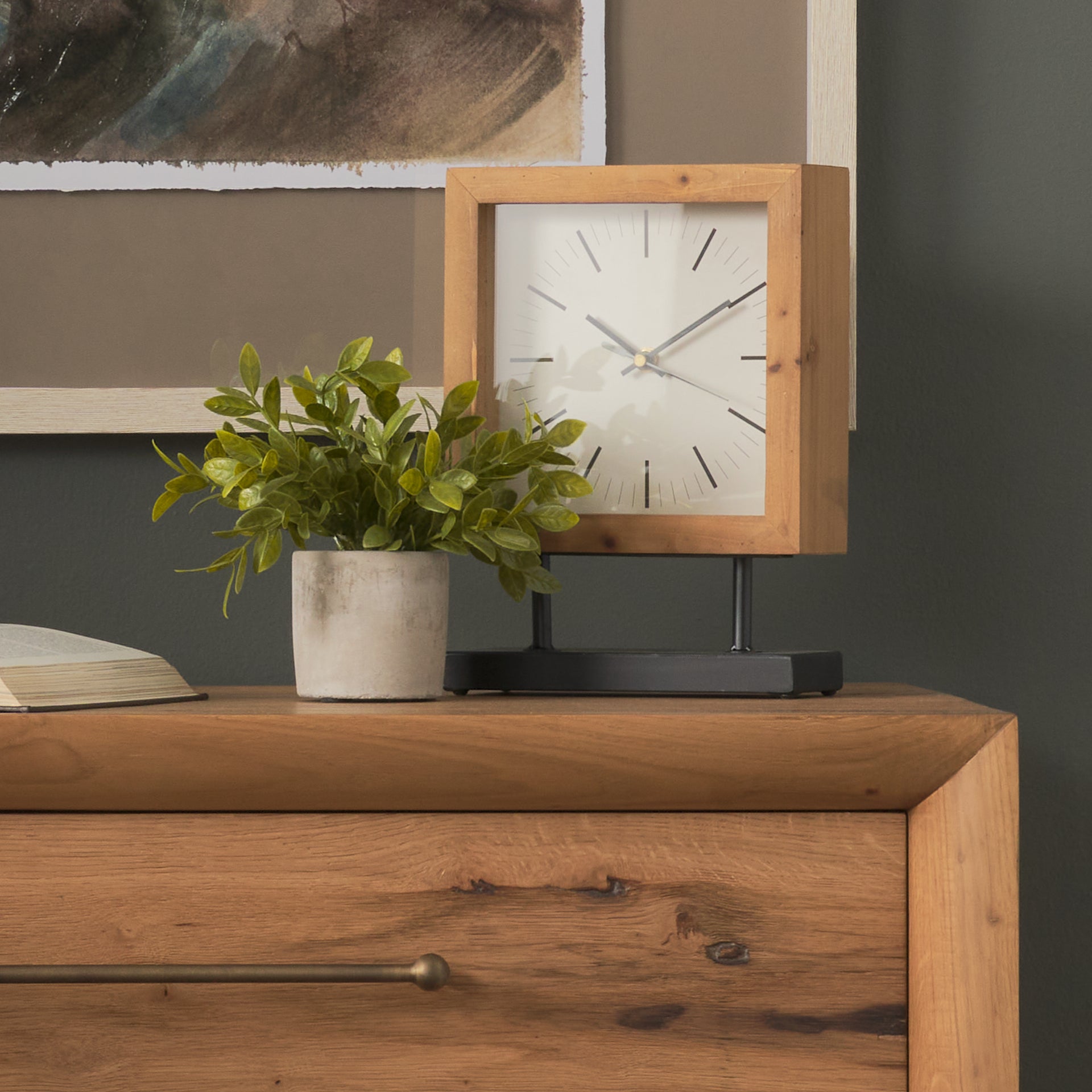 Renaya Table Clock