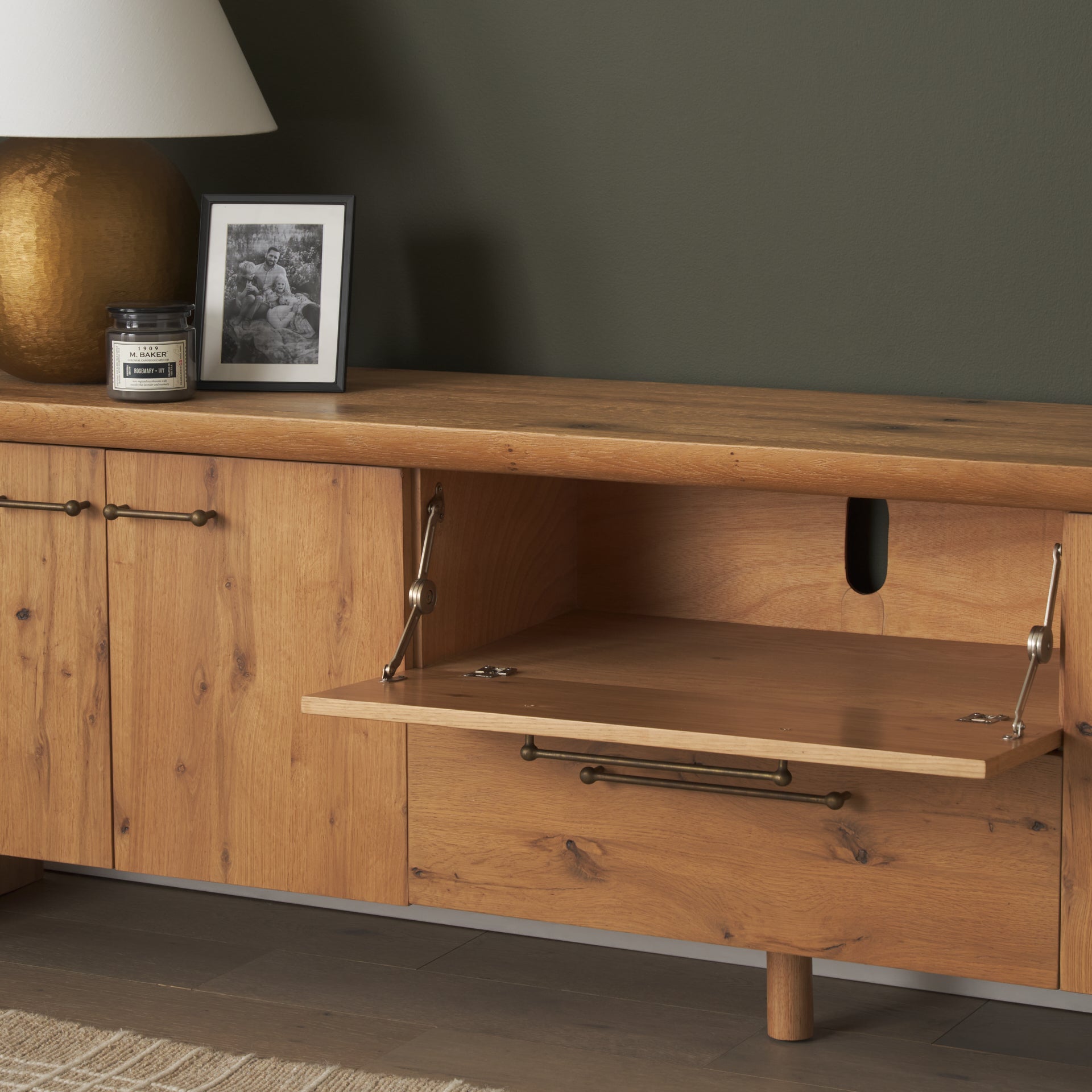 Belford Media Console