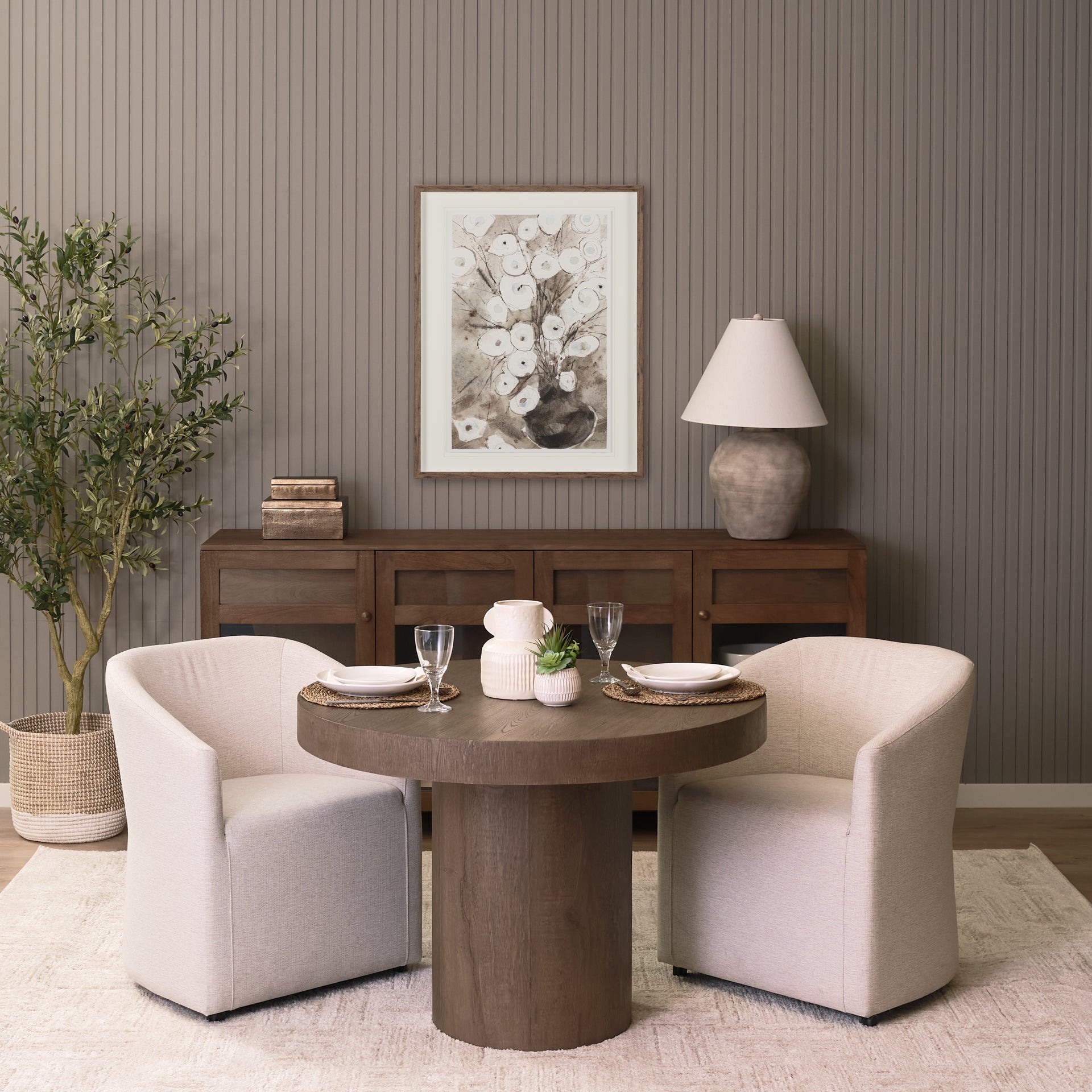 Lyonne 40" Round Dining Table