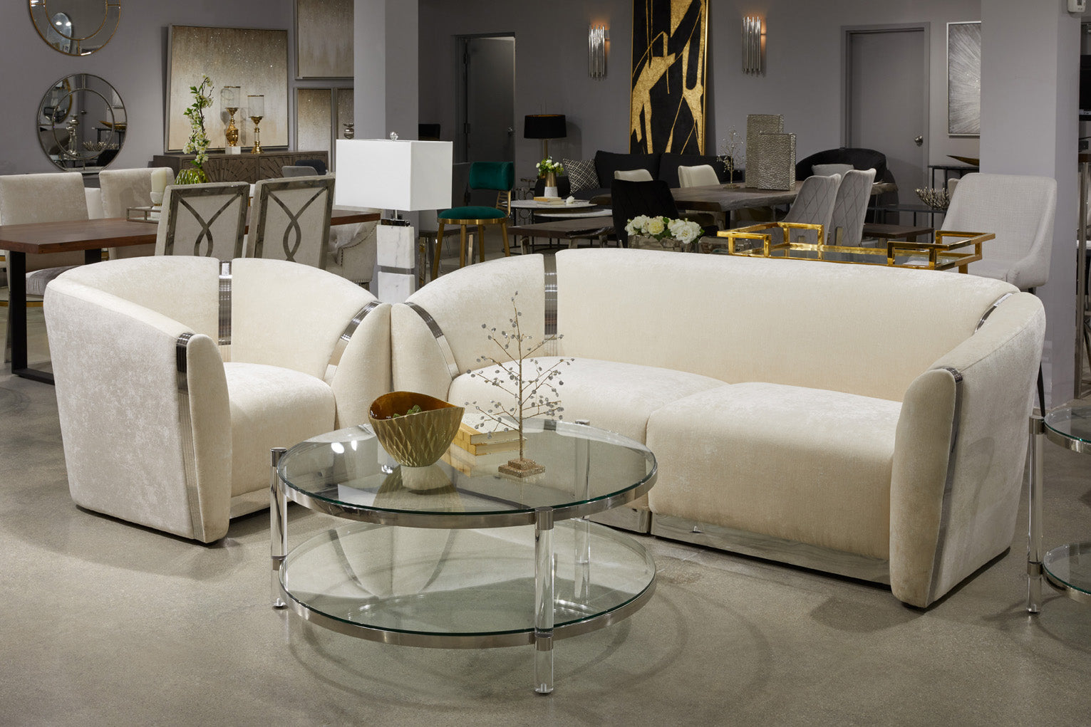 Chaise de salle à manger Fortina en fourrure blanche avec pieds dorés