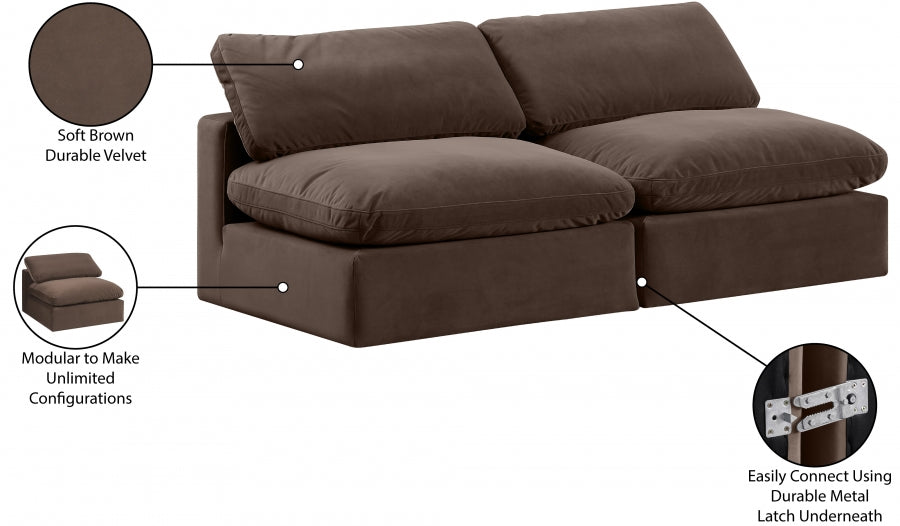 Canapé confortable en velours
