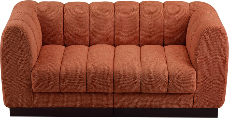 Canapé deux places en tissu chenille Quinn avec accoudoirs