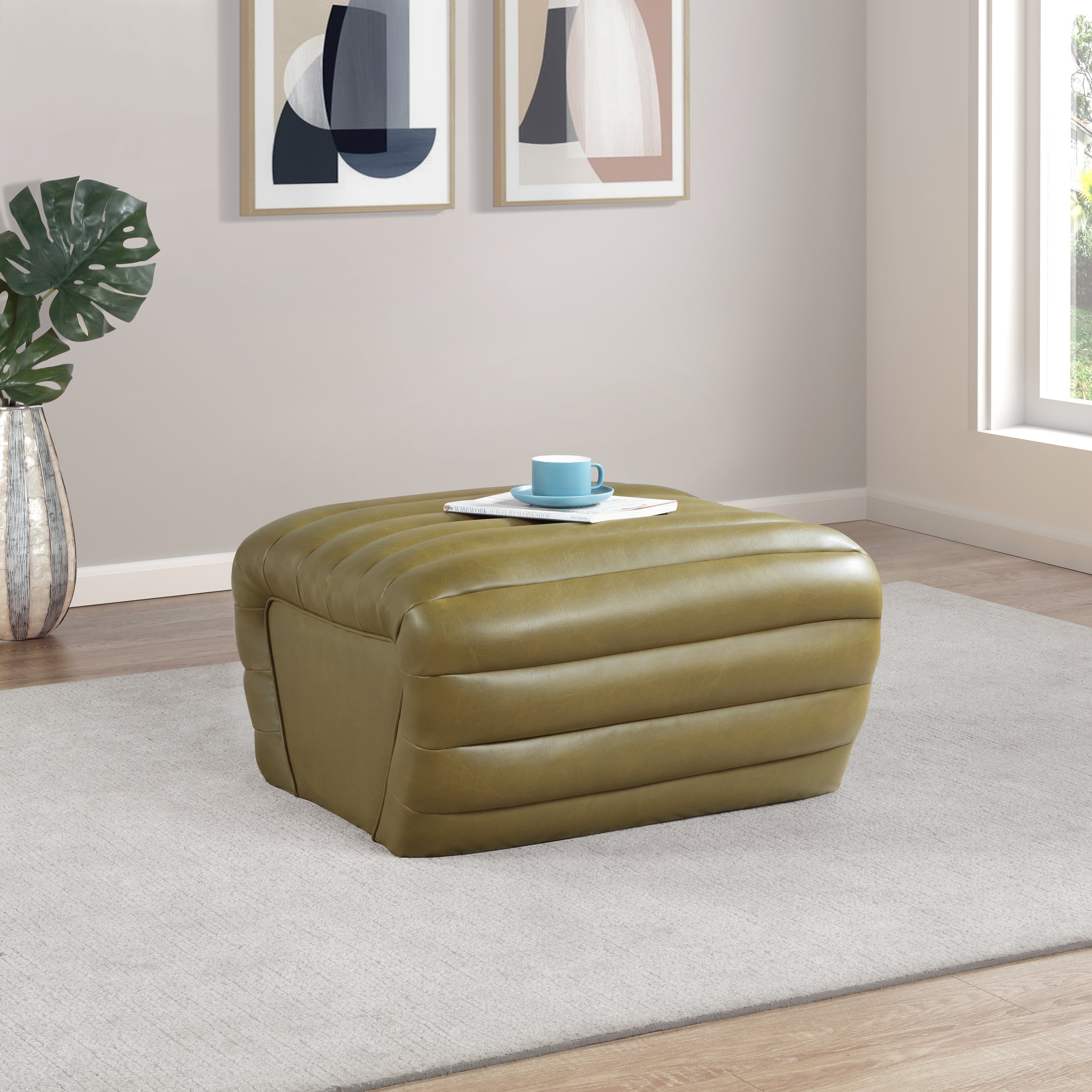 Pouf rembourré en cuir végétalien Vega