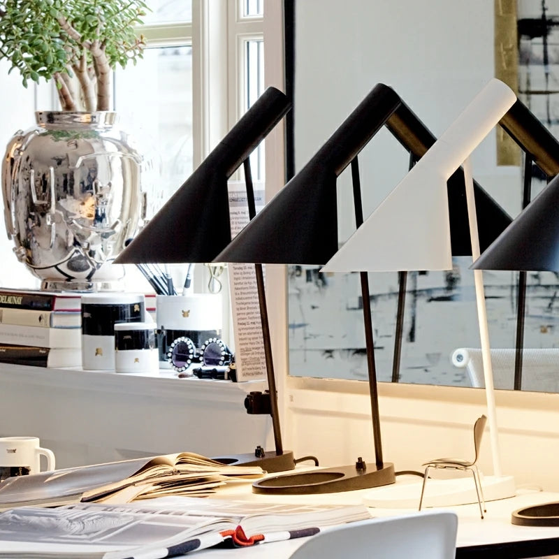 Lampe de table AJ d'Arne Jacobsen