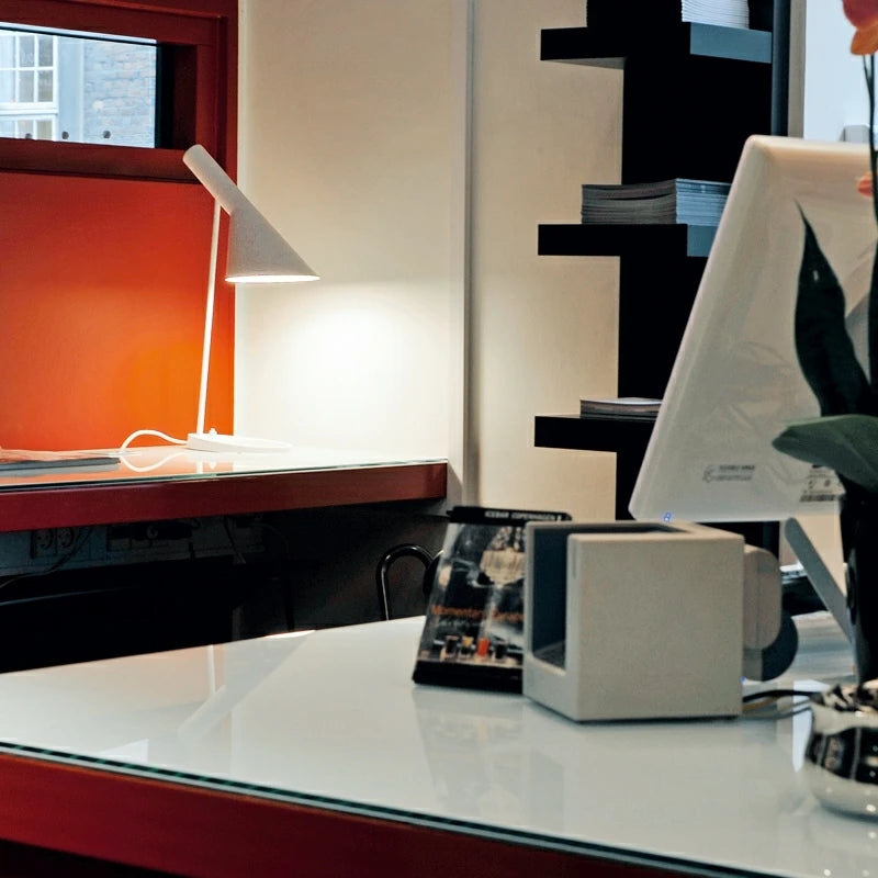 Lampe de table AJ d'Arne Jacobsen