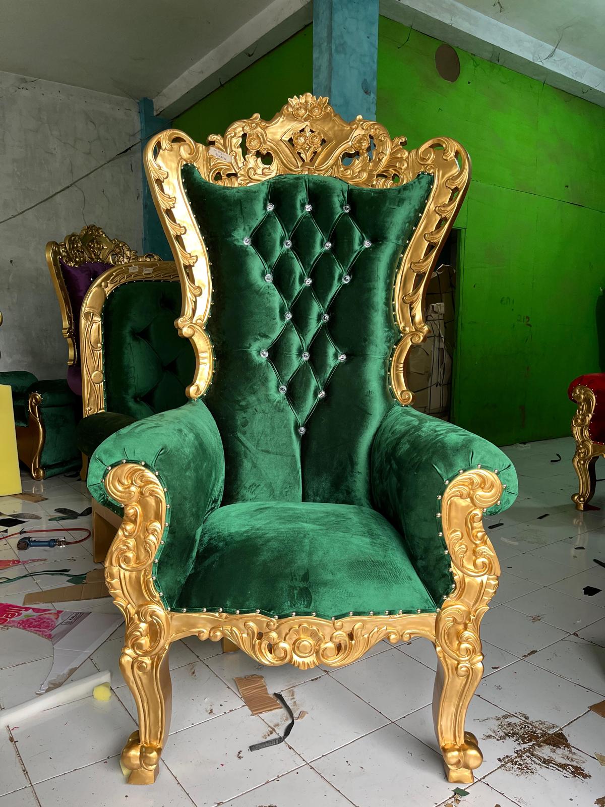 Queen Venus XL Throne Chair