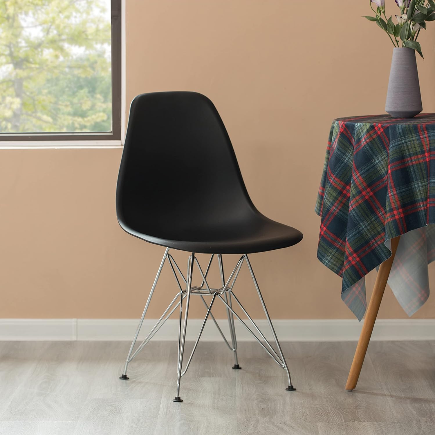 Chaise en plastique moulé Eames