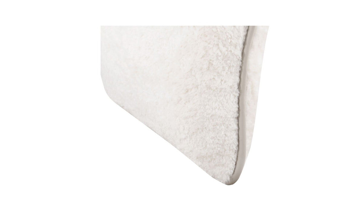 Carr 20 in Cushion