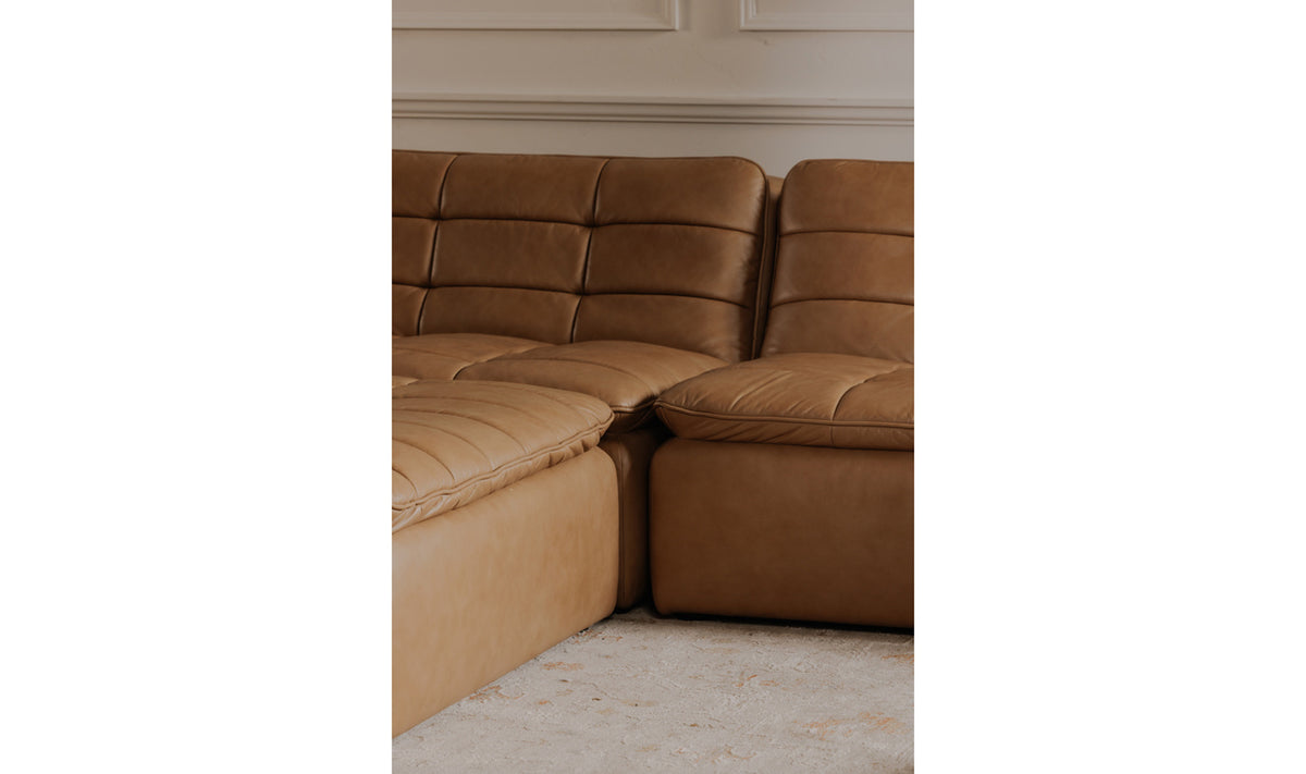 Lino Slipper Chair