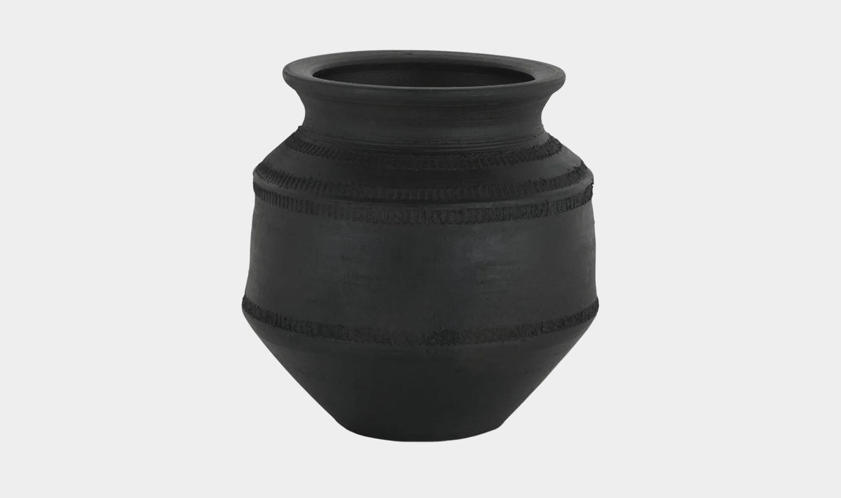 Astra Vessel Black Terracotta