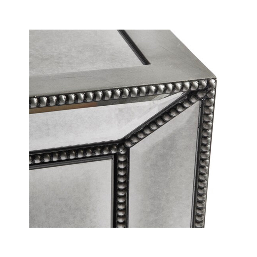 Commode cramoisie