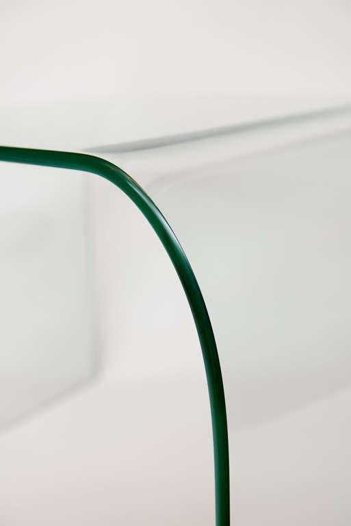 Table basse en verre courbé