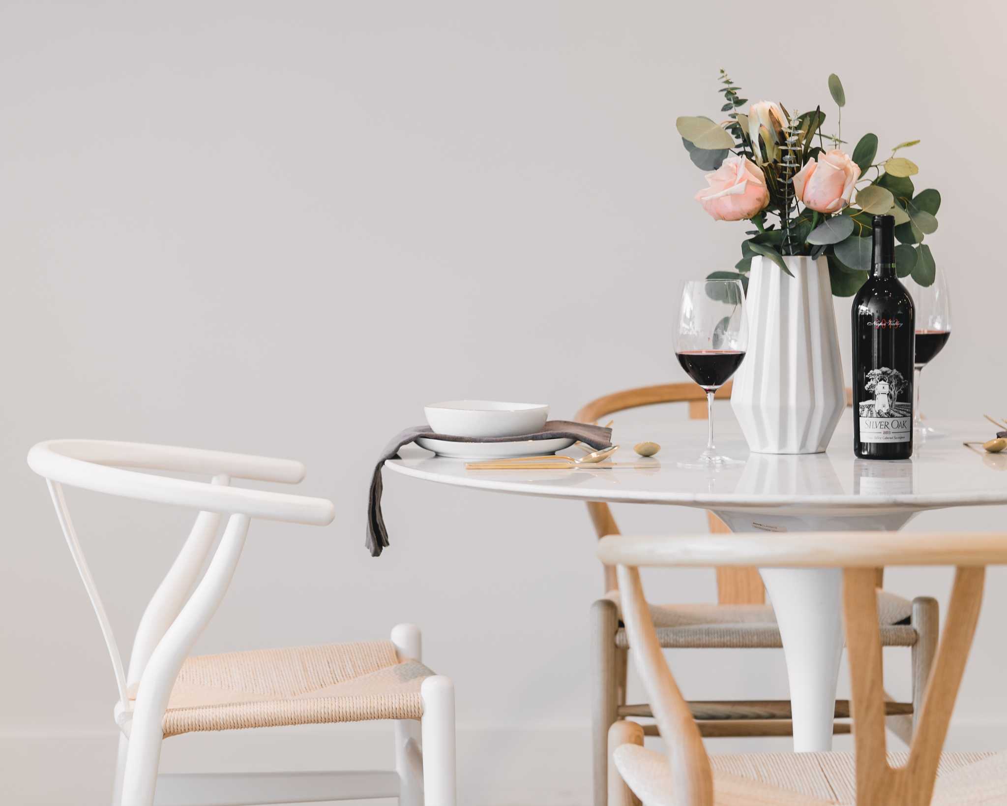 Table de salle à manger ronde tulipe Eero Saarinen (marbre de Carrare)