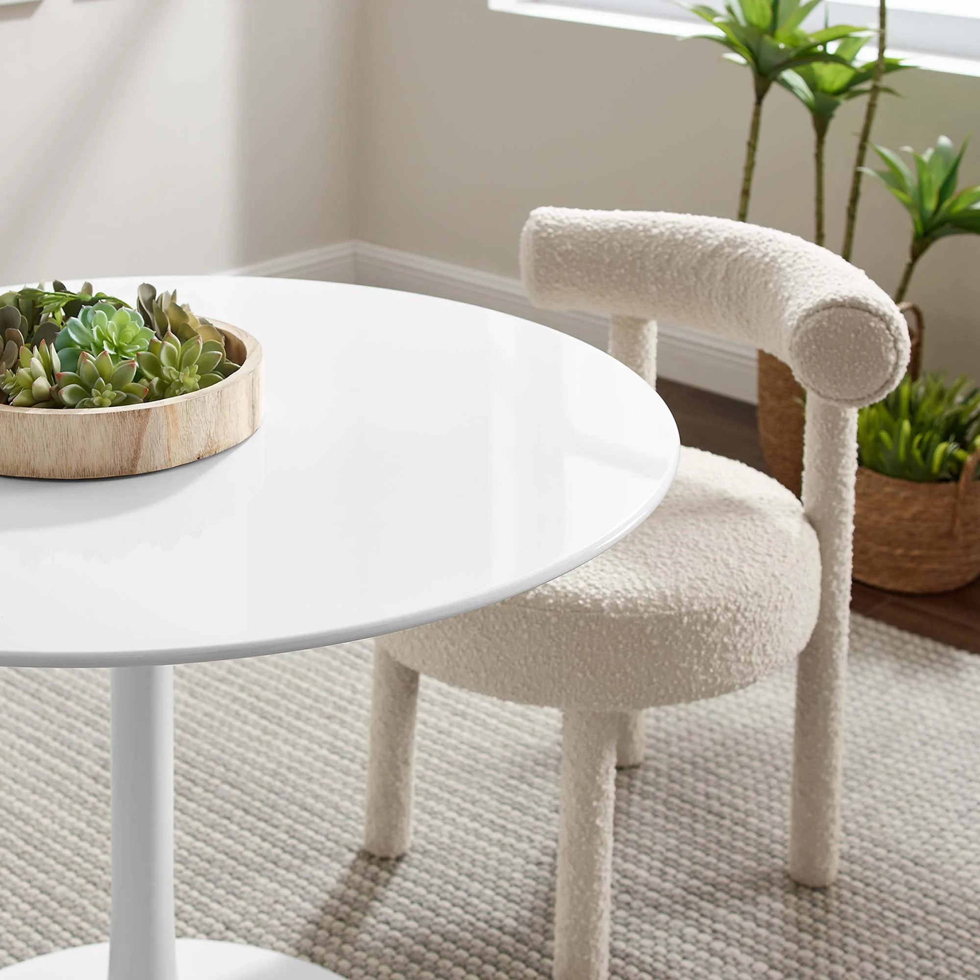 Lippa Round 40" Dining Table
