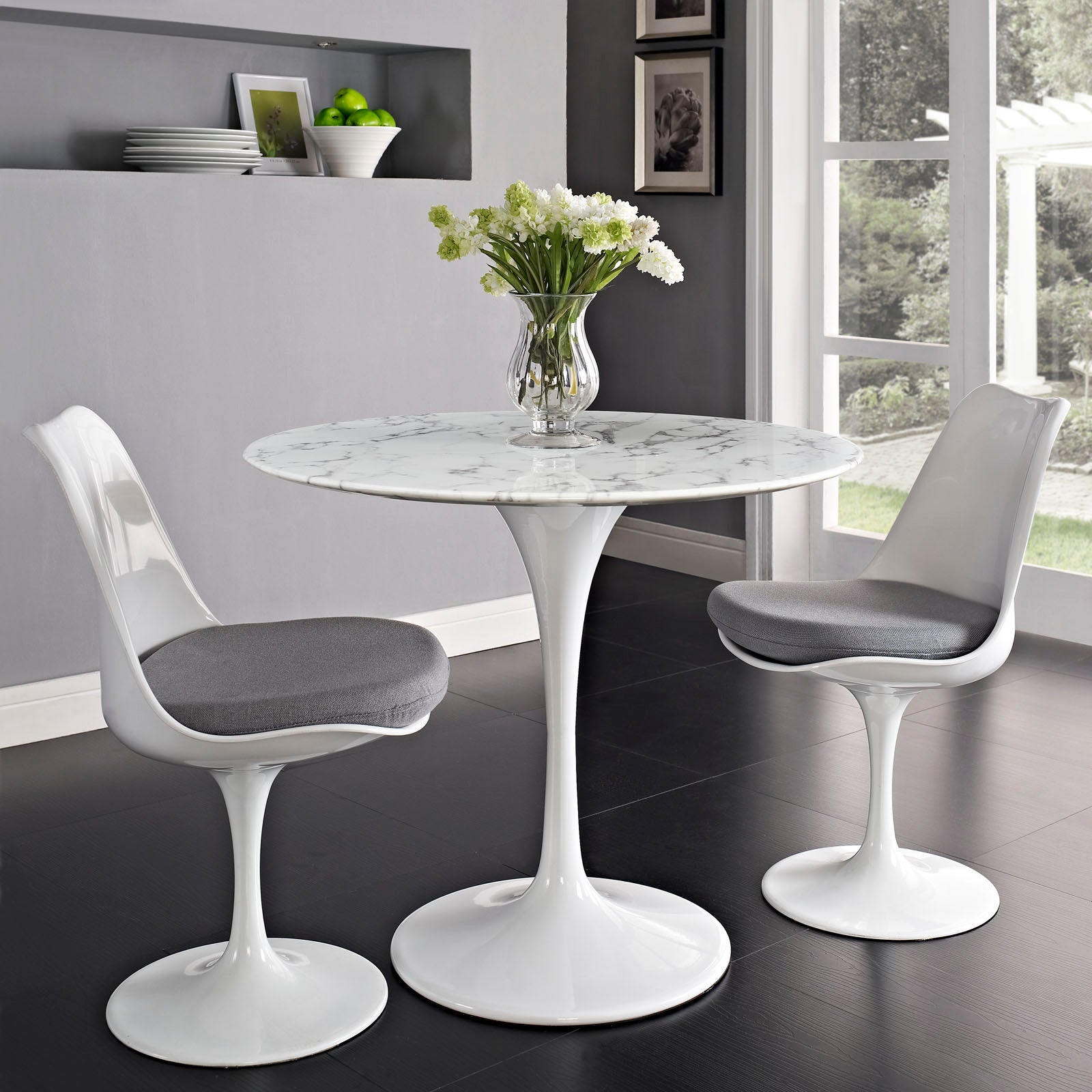 Table de salle à manger ronde tulipe Eero Saarinen (marbre de Carrare)