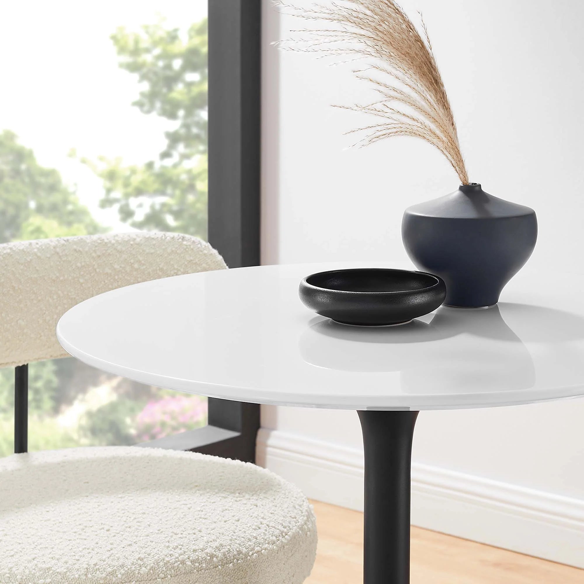 Lippa Round 28" Dining Table