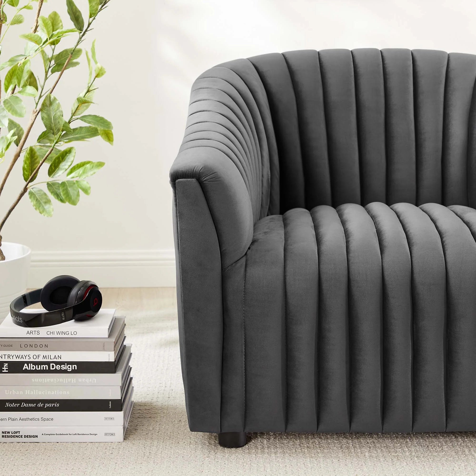 Fauteuil capitonné en velours à canaux Performance Announce