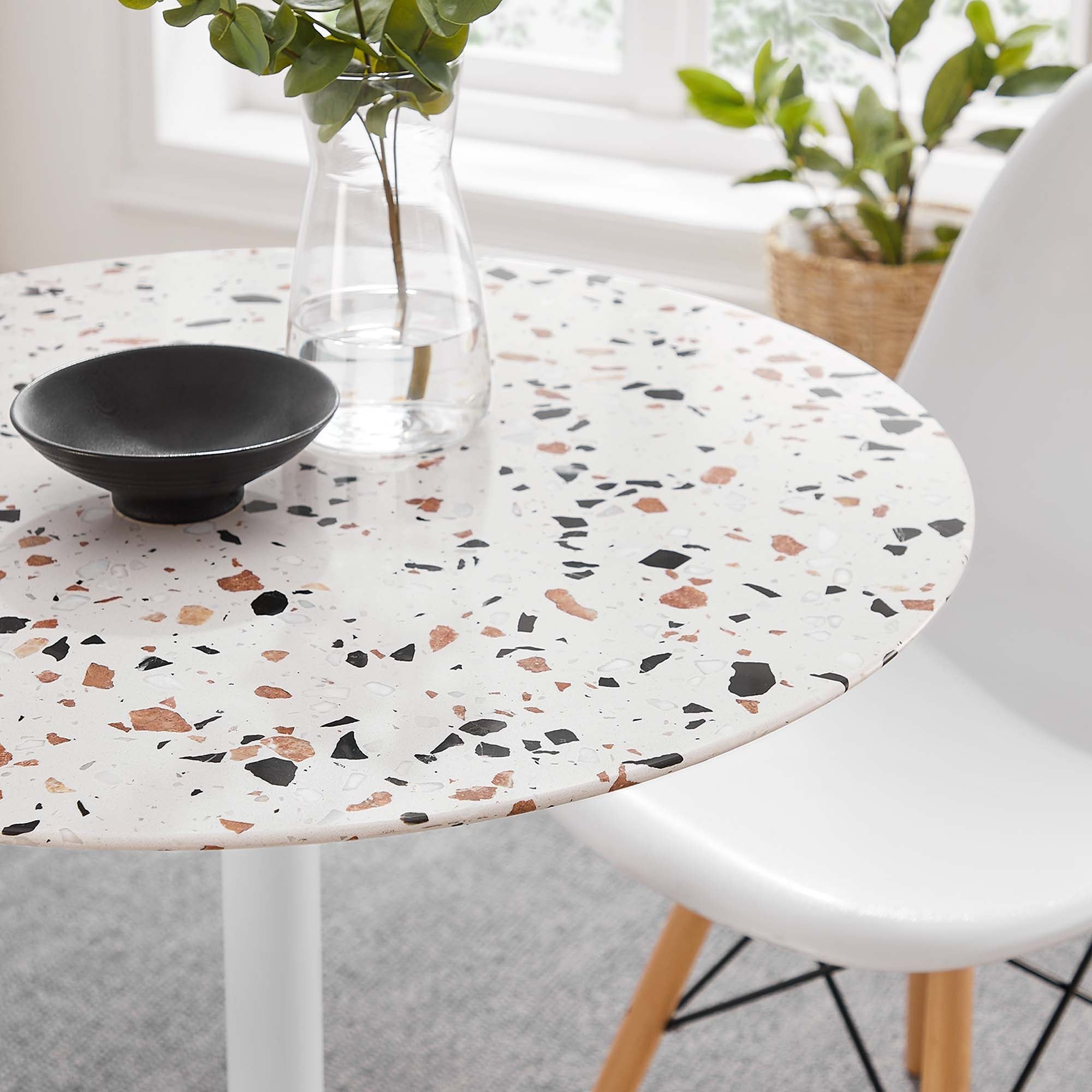 Lippa Round 28" Dining Table