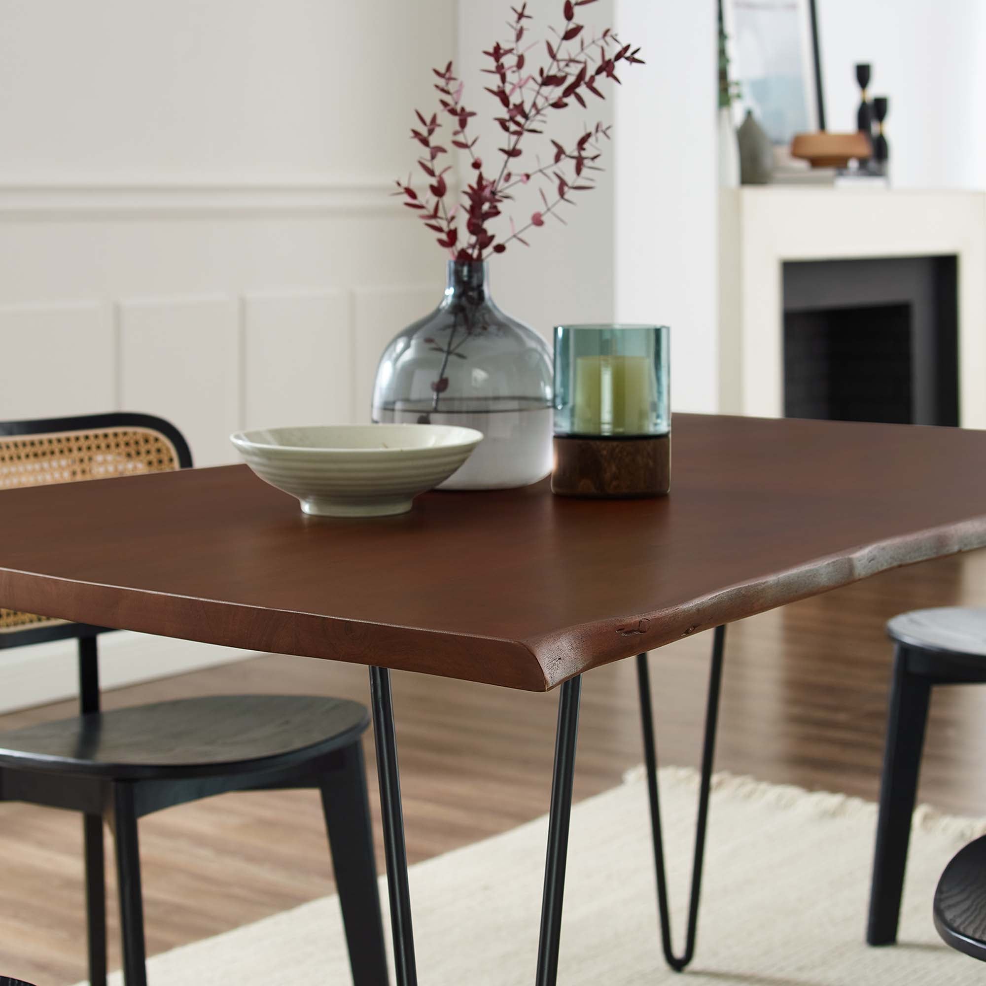 Table à manger en bois d'acacia à bords vivants Ardor de 74 po