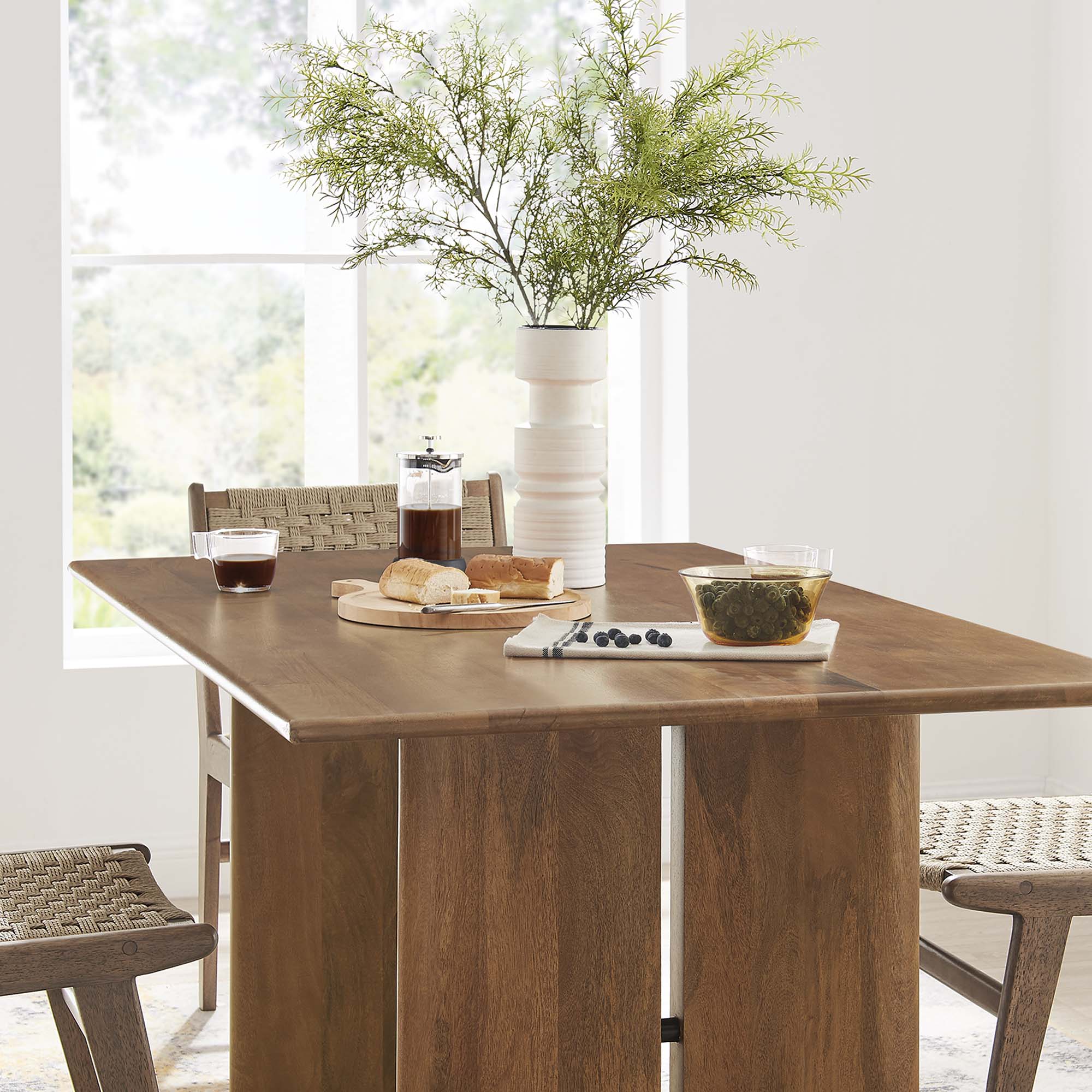 Table à manger en bois Amistad 60" en noyer