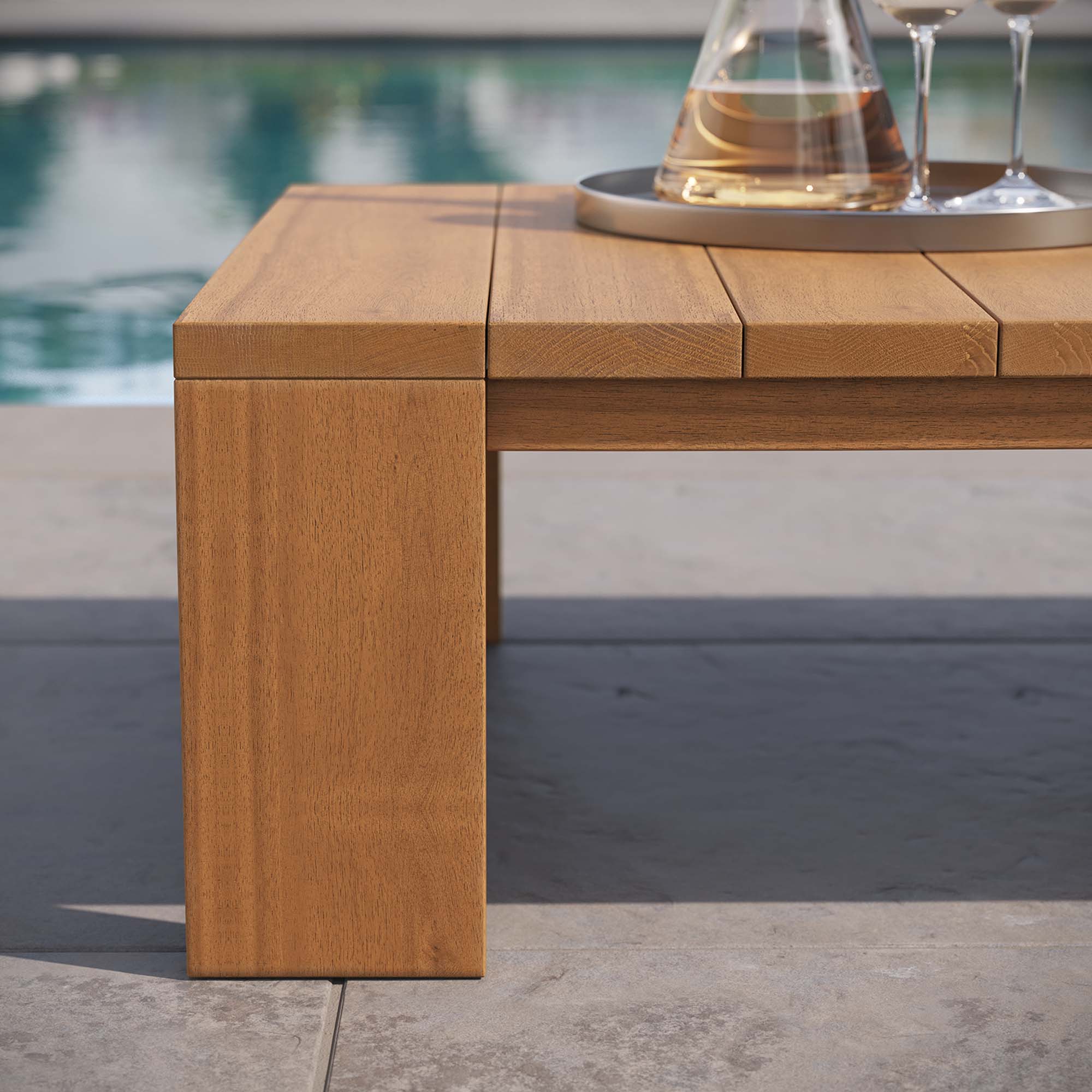 Table basse d'extérieur en bois d'acacia Tahoe de couleur naturelle