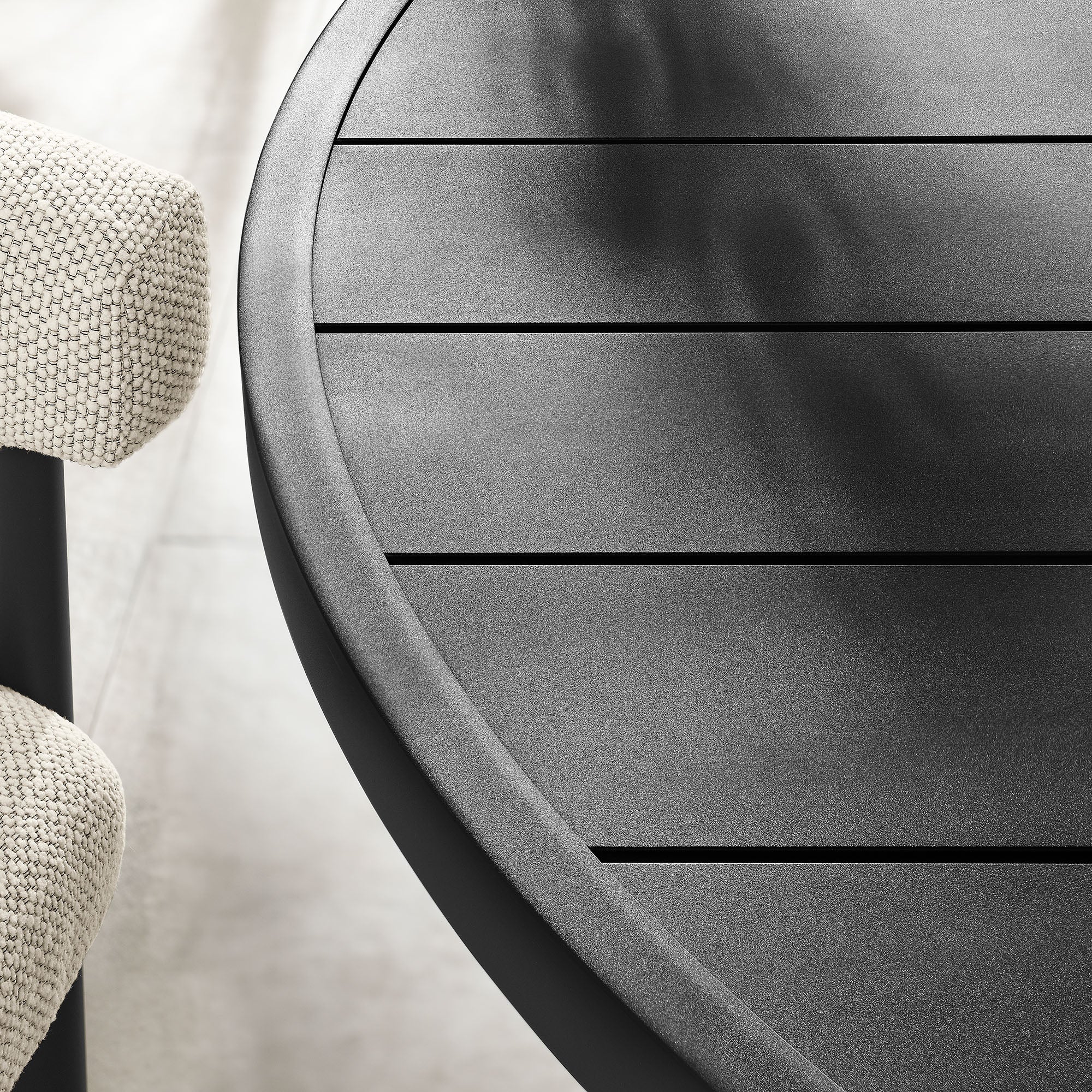 Table à manger ronde en aluminium de 60 po pour patio extérieur Nautica