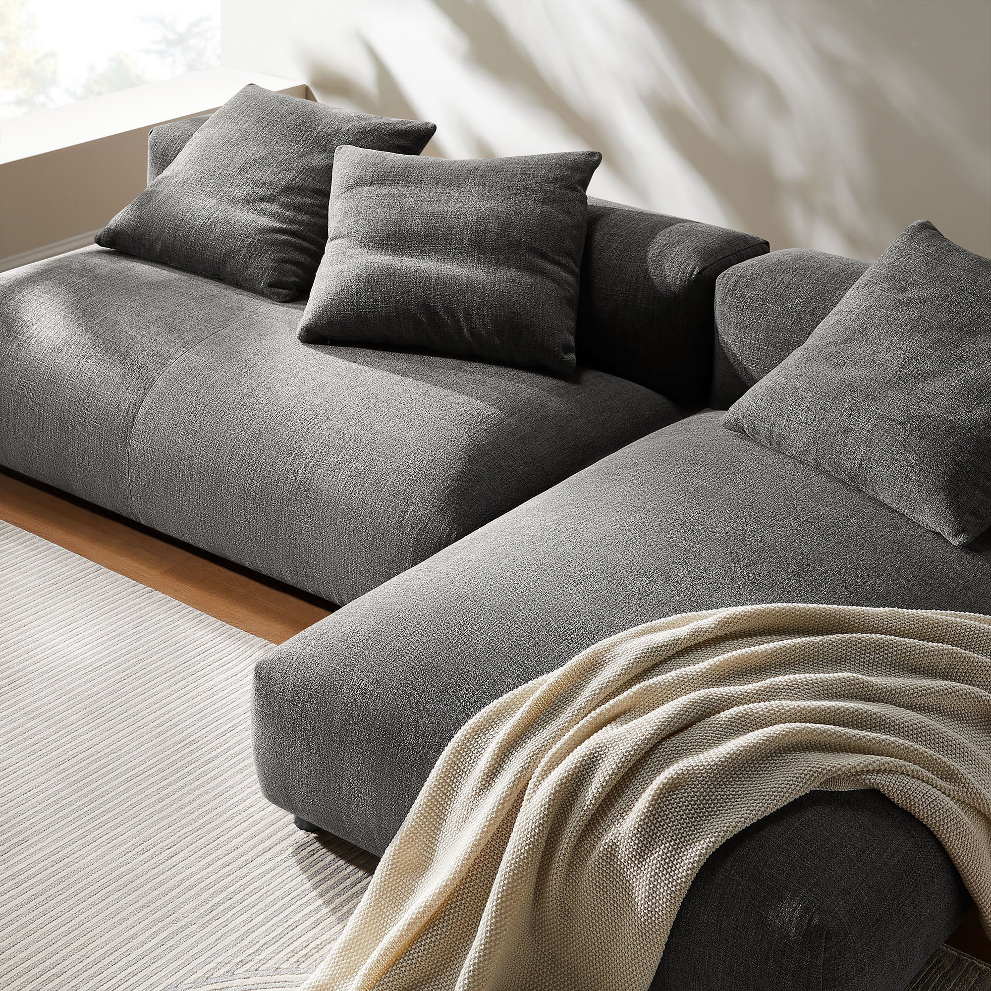 Chaise sans accoudoirs rembourrée en duvet Commix