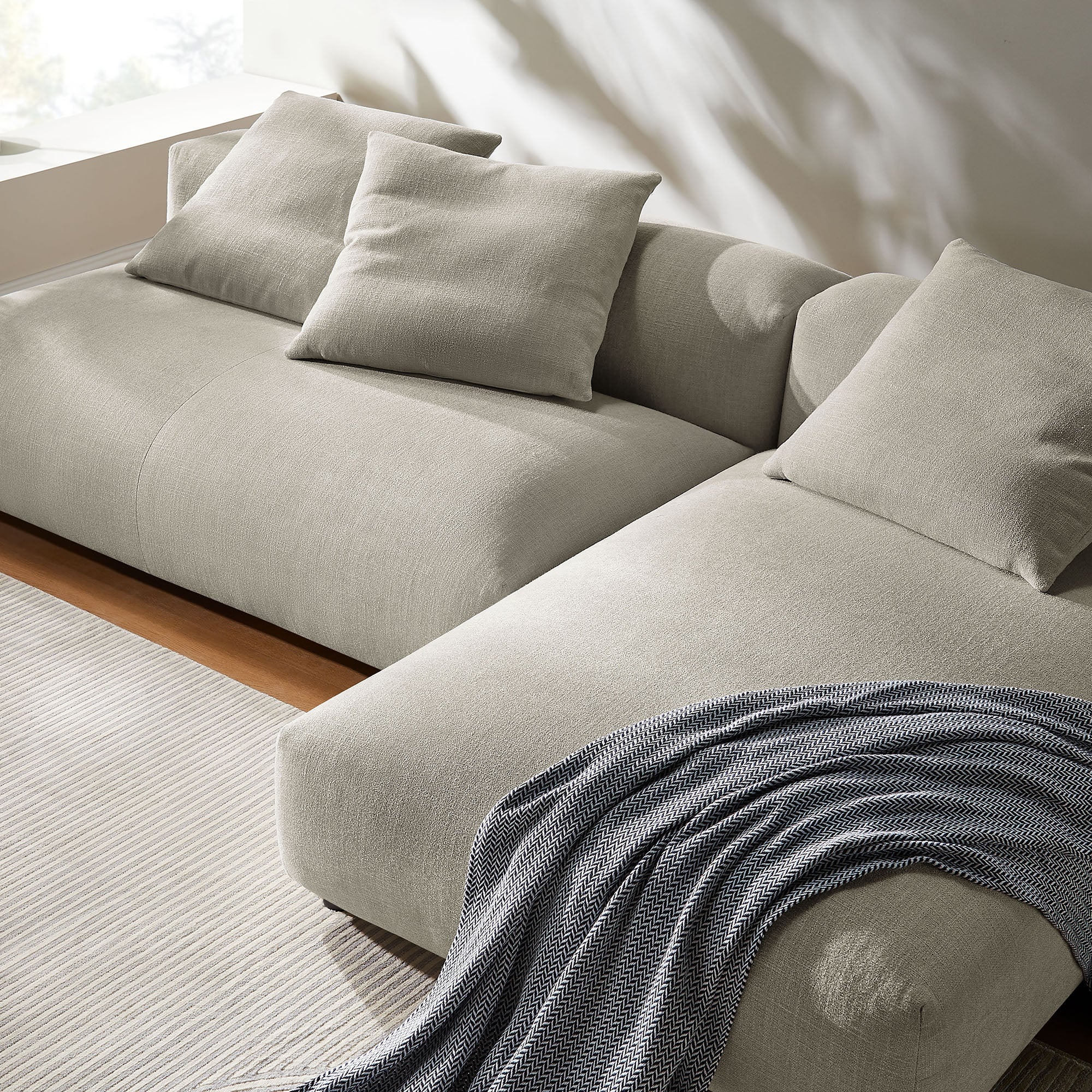 Chaise sans accoudoirs rembourrée en duvet Commix