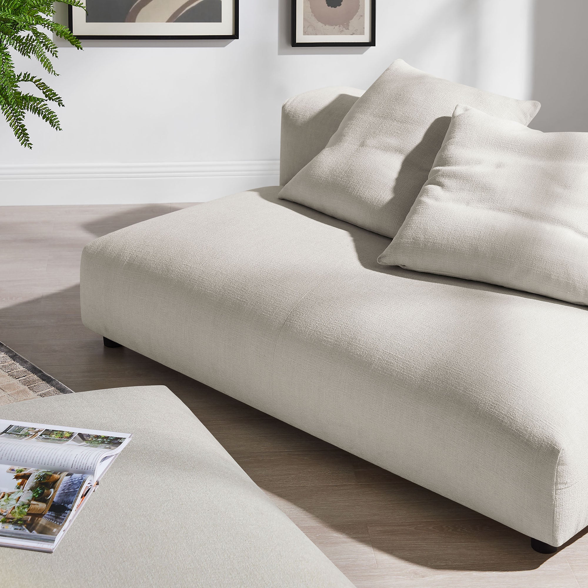 Chaise sans accoudoirs rembourrée en duvet Commix