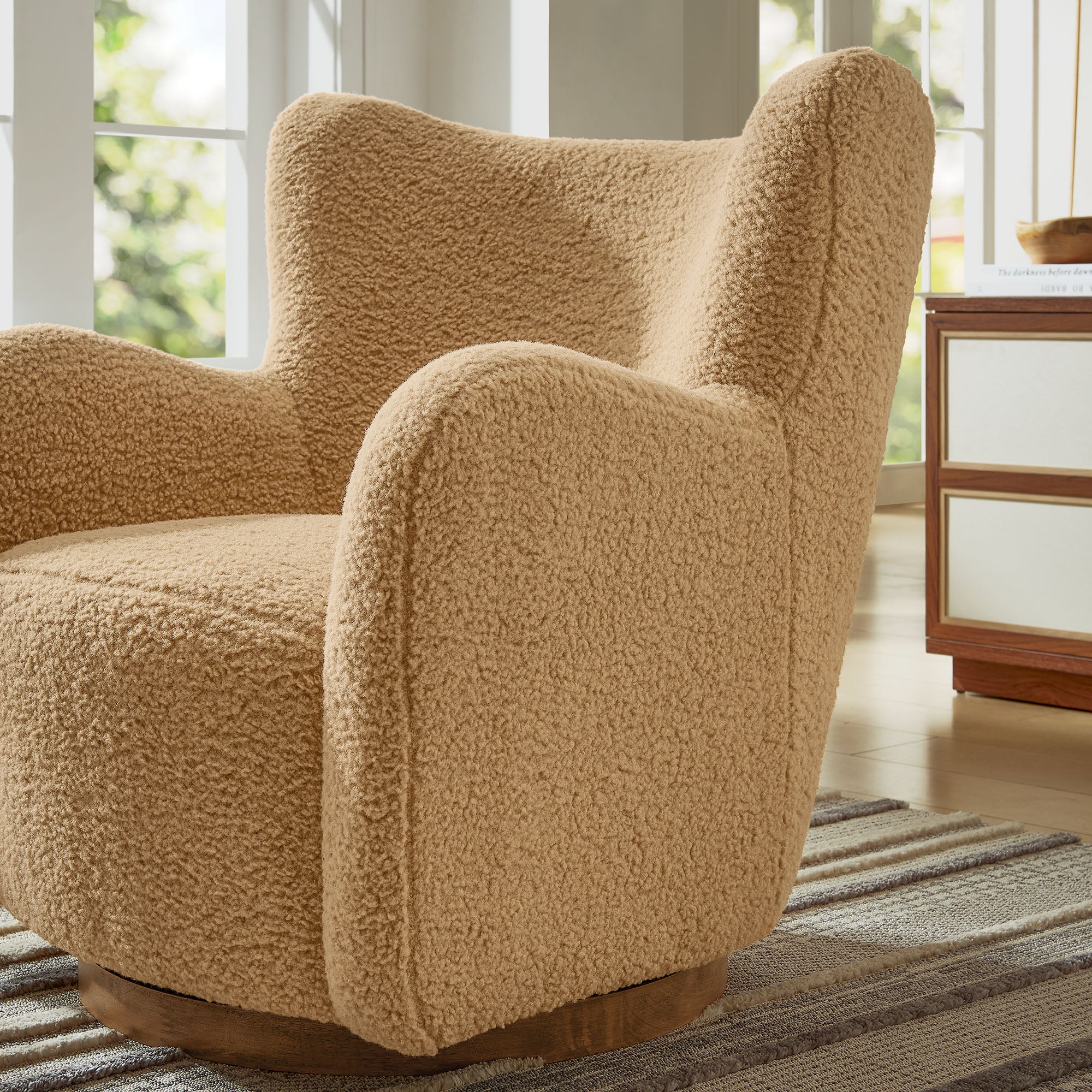 Fauteuil d'appoint pivotant Montrose Wingback Sherpa