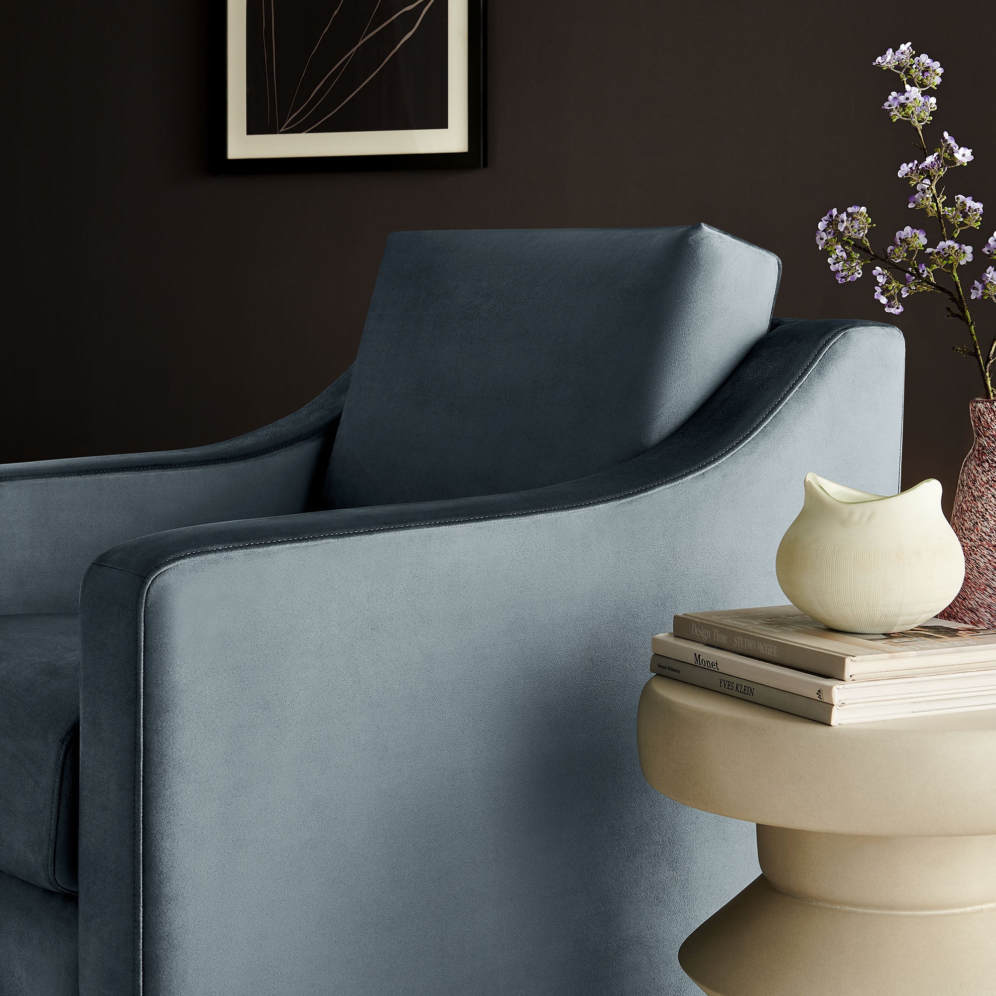 Fauteuil de salon en velours Ponder Performance