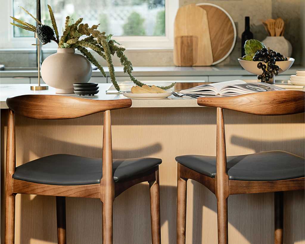 Elbow Counter Stool