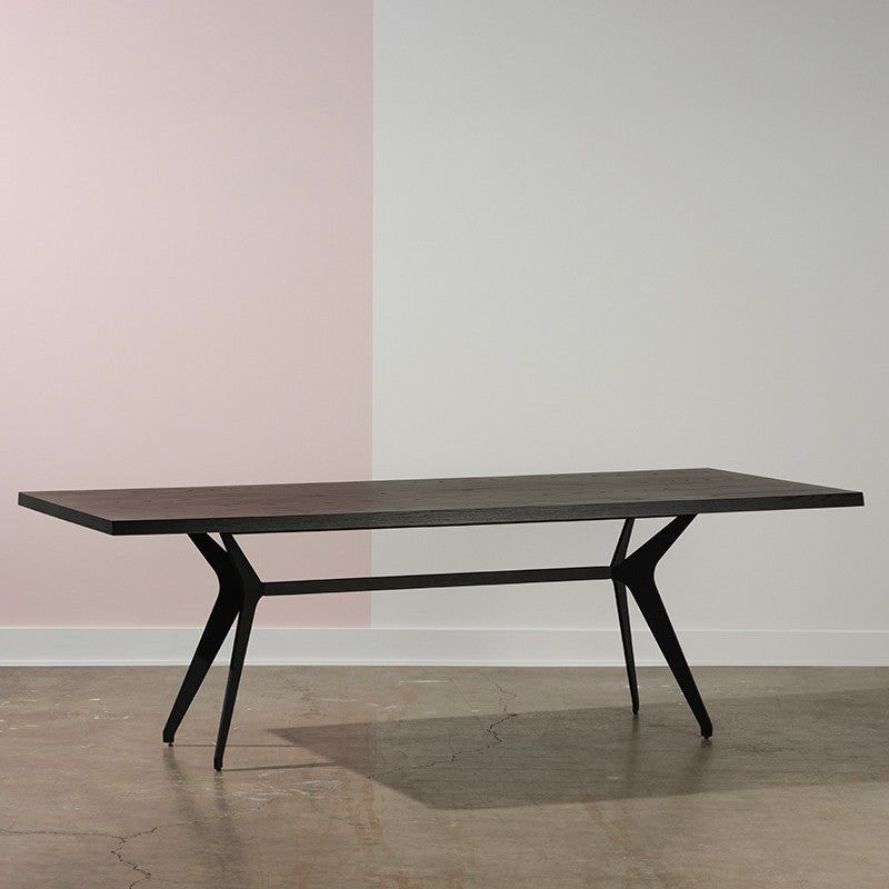 Daniele Dining Table (Onyx Veener Top)