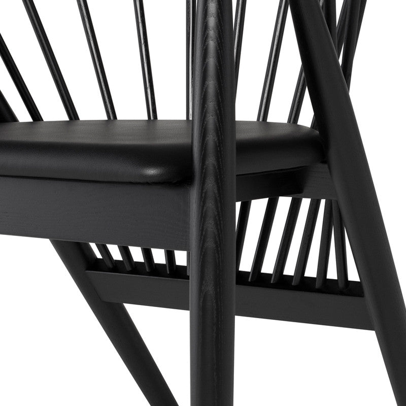 Chaise de salle à manger Danson (cadre en frêne teinté onyx)