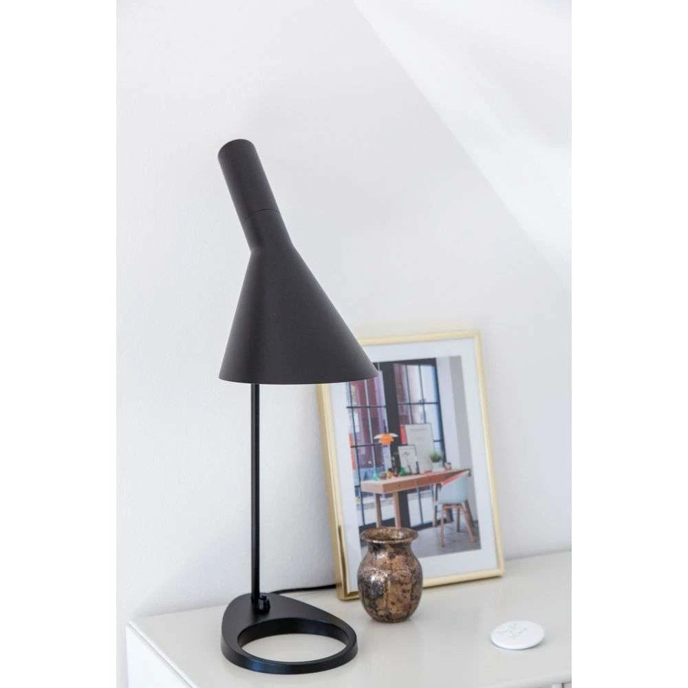 Lampe de table AJ d'Arne Jacobsen