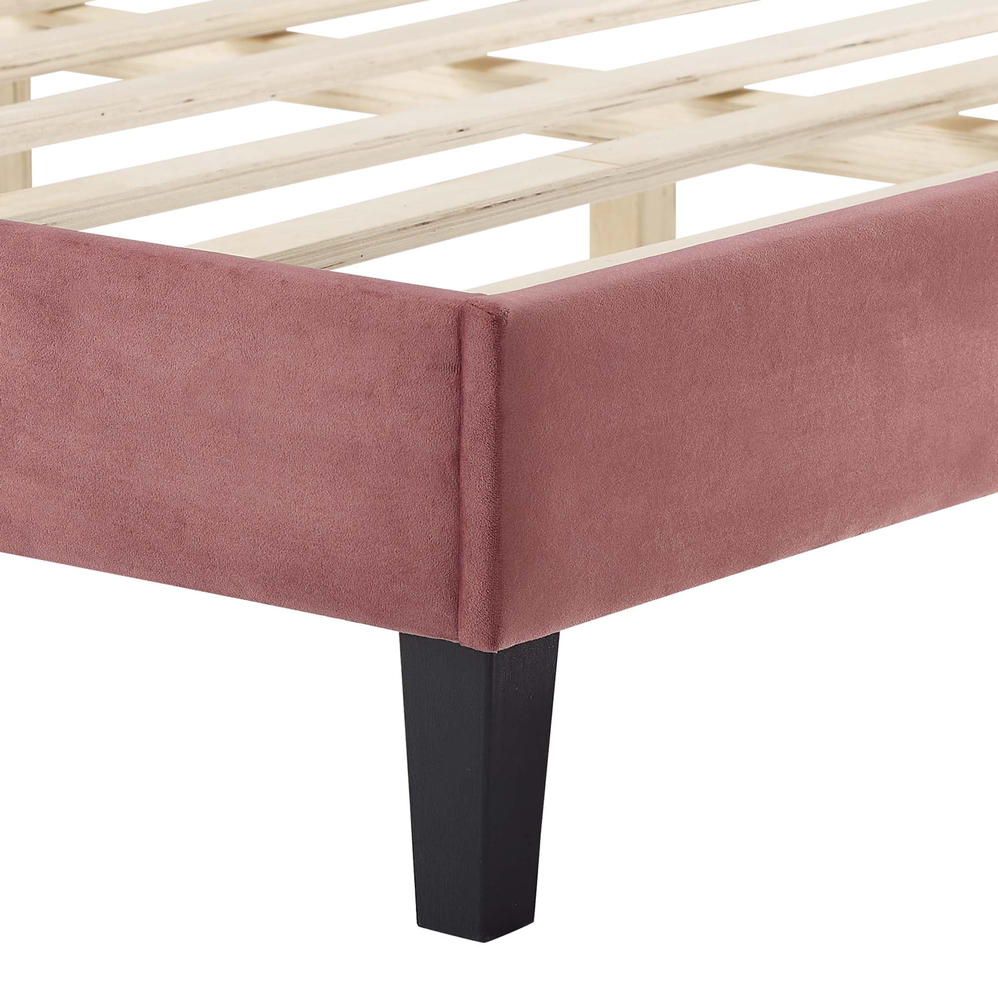 Fauteuil de salon en velours Ponder Performance