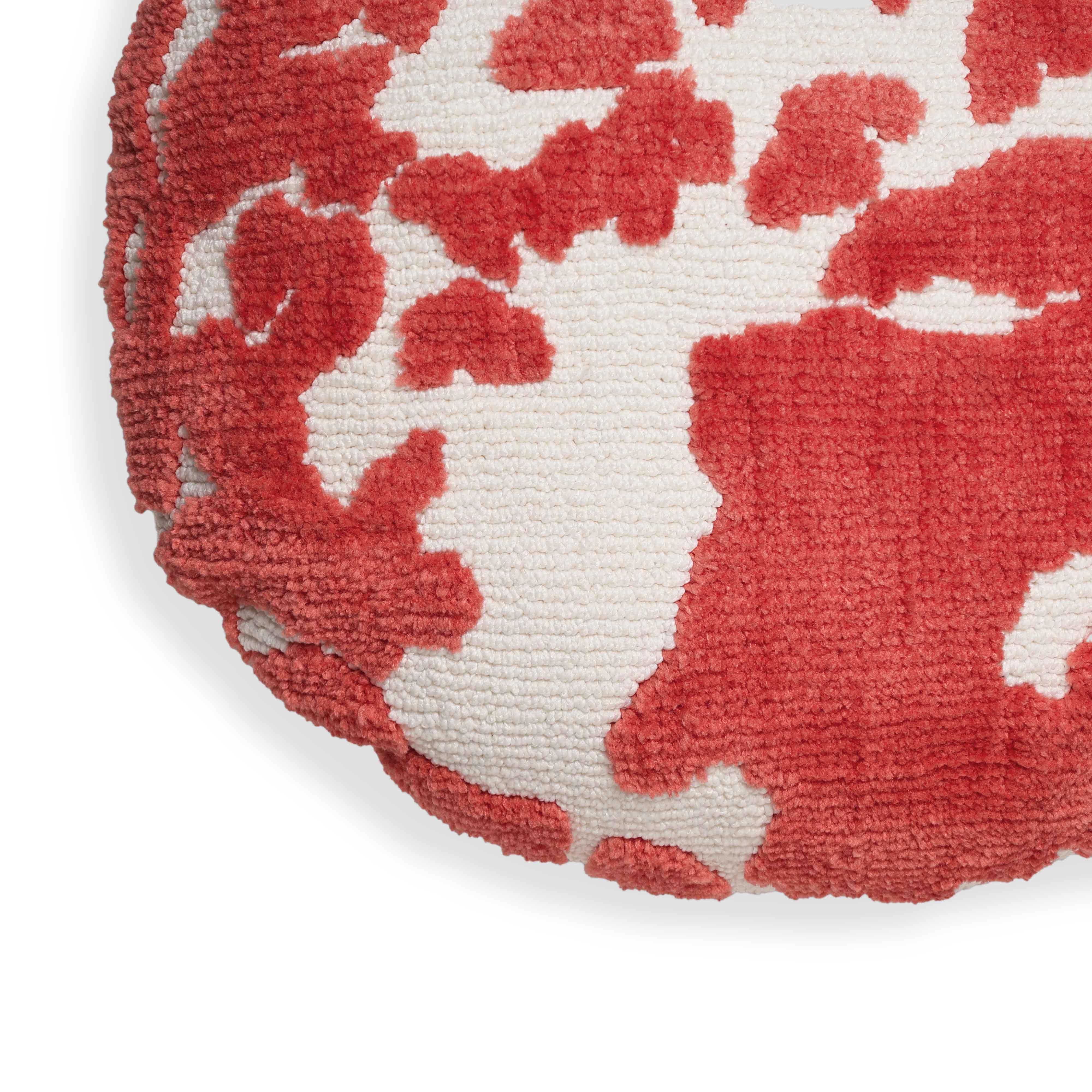 Coast 20" Tufted Round Throw Pillow