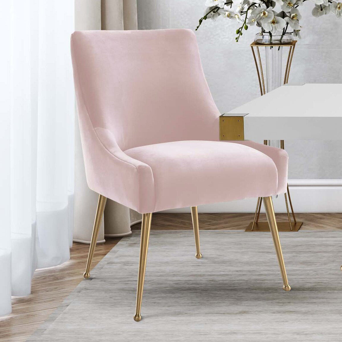Chaise d'appoint Beatrix en velours blush