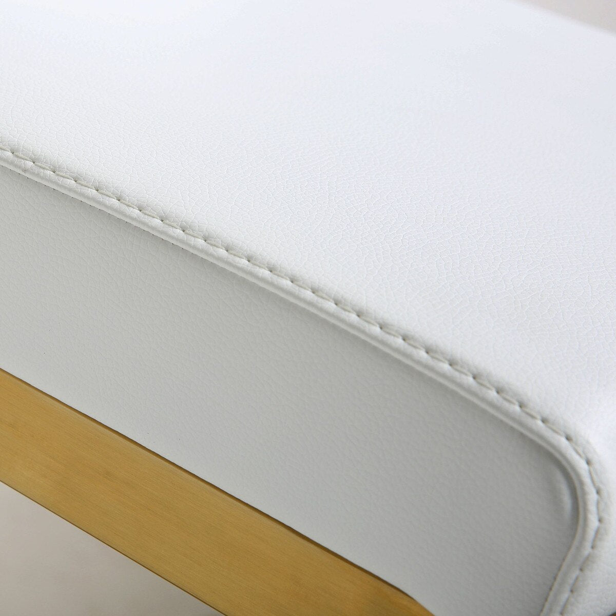 Tabouret de bar en cuir végétalien et acier doré Parma White Performance - Lot de 2