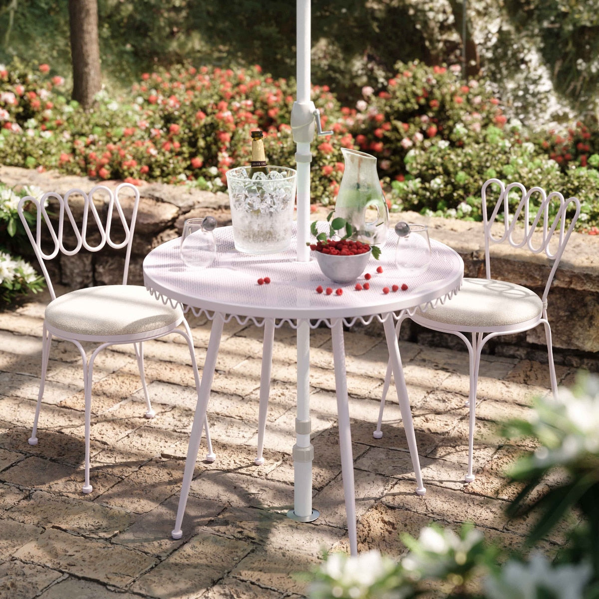 Table de café d'extérieur en fer forgé rose Erica